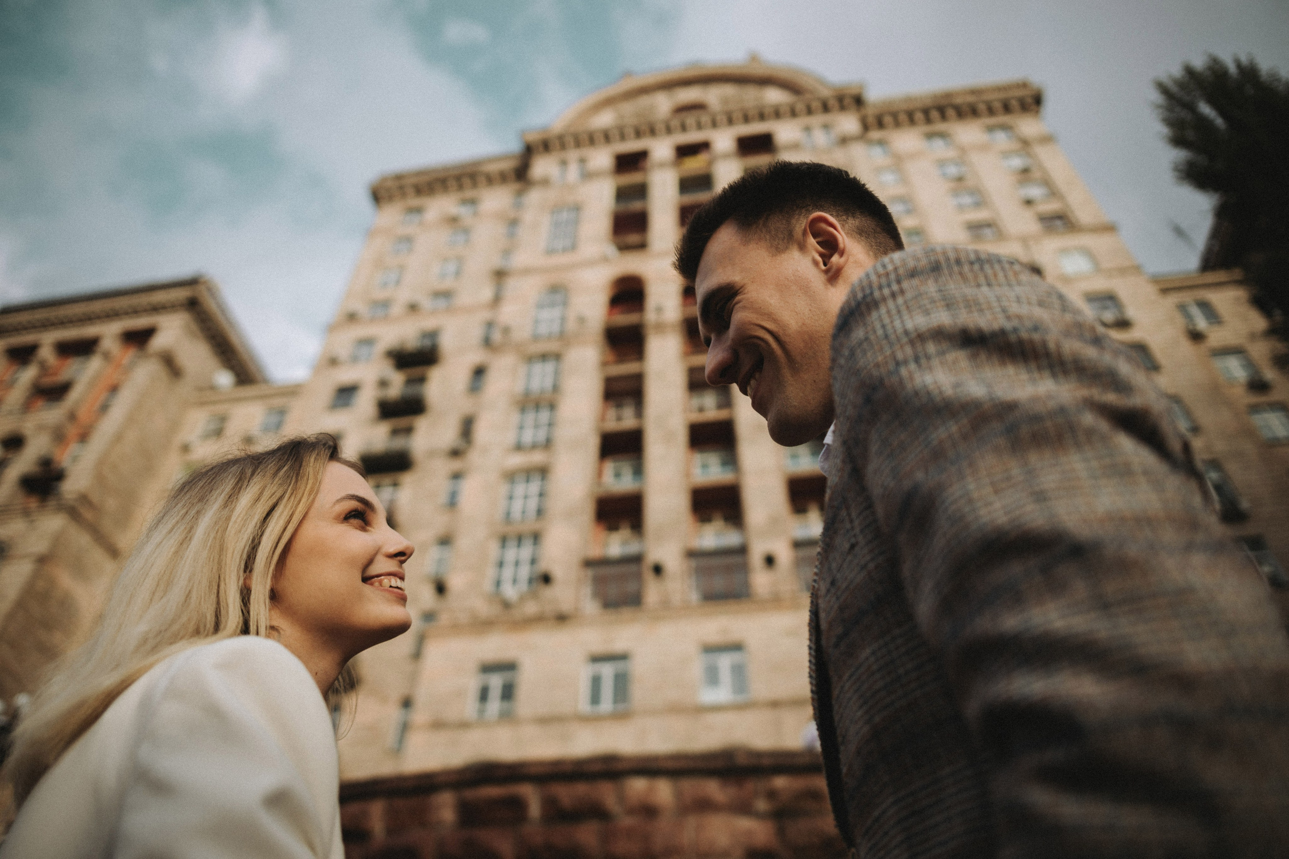 Servizio fotografico di coppia romantico dopo la pioggia - Vlad & Darina. Fotografo di matrimoni a Firenze, Pisa e Toscana | Fotografia spontanea ed elegante in Italia