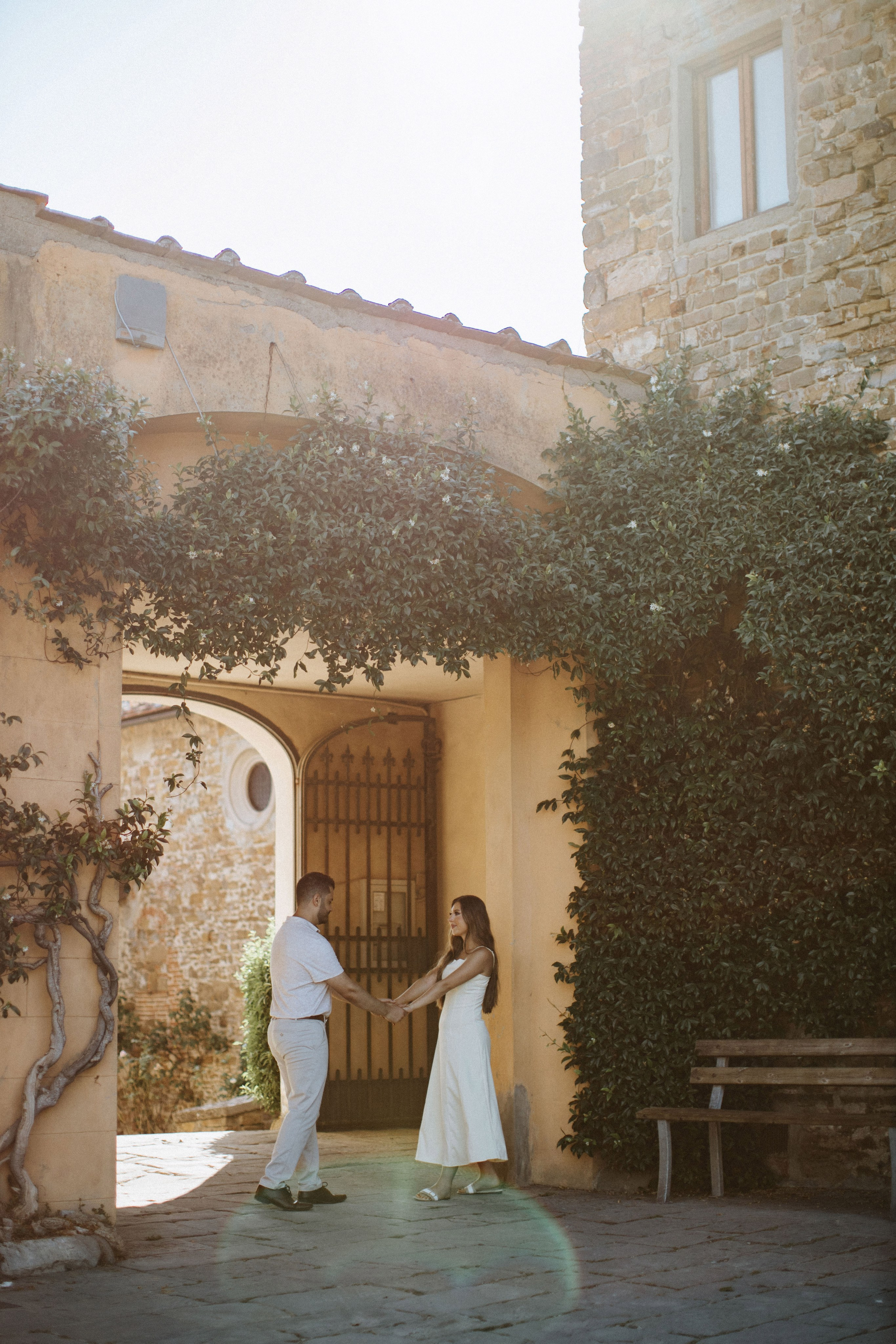 Couple Photoshoot in Florence at Sunrise | Romantic Engagement & Wedding Photography. Wedding Photographer in Florence, Pisa & Tuscany | Candid & Elegant Photography in Italy