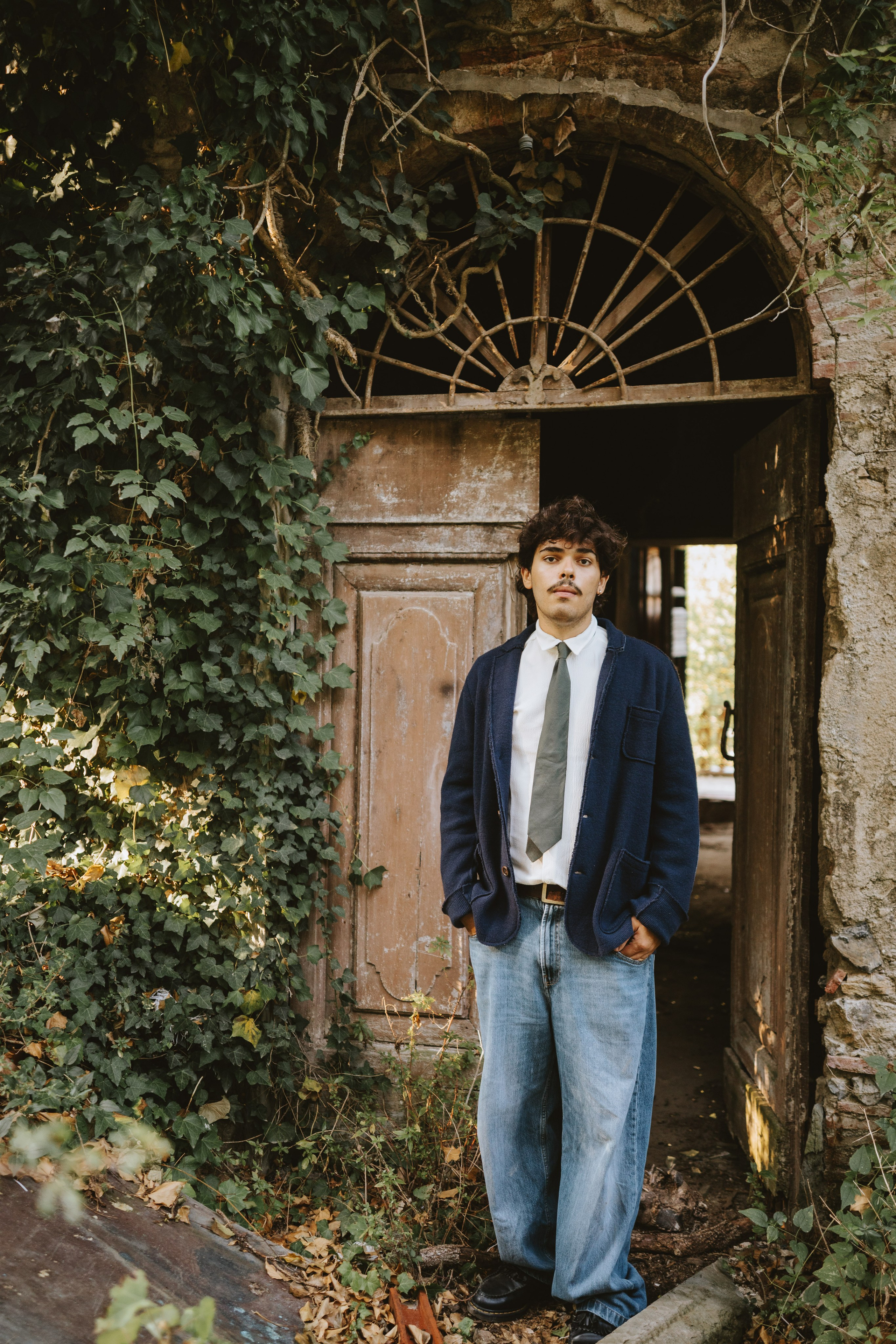 Cinematic Portraits in Prato | Abandoned Villa Musician Session. Wedding Photographer in Florence, Pisa & Tuscany | Candid & Elegant Photography in Italy