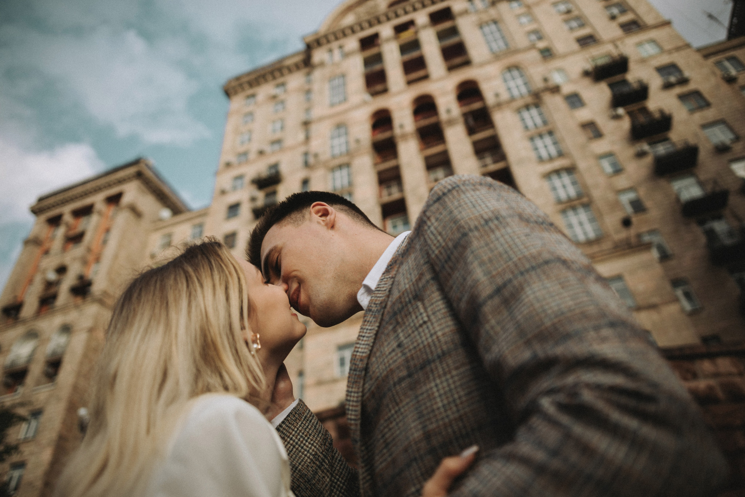 Servizio fotografico di coppia romantico dopo la pioggia - Vlad & Darina. Fotografo di matrimoni a Firenze, Pisa e Toscana | Fotografia spontanea ed elegante in Italia