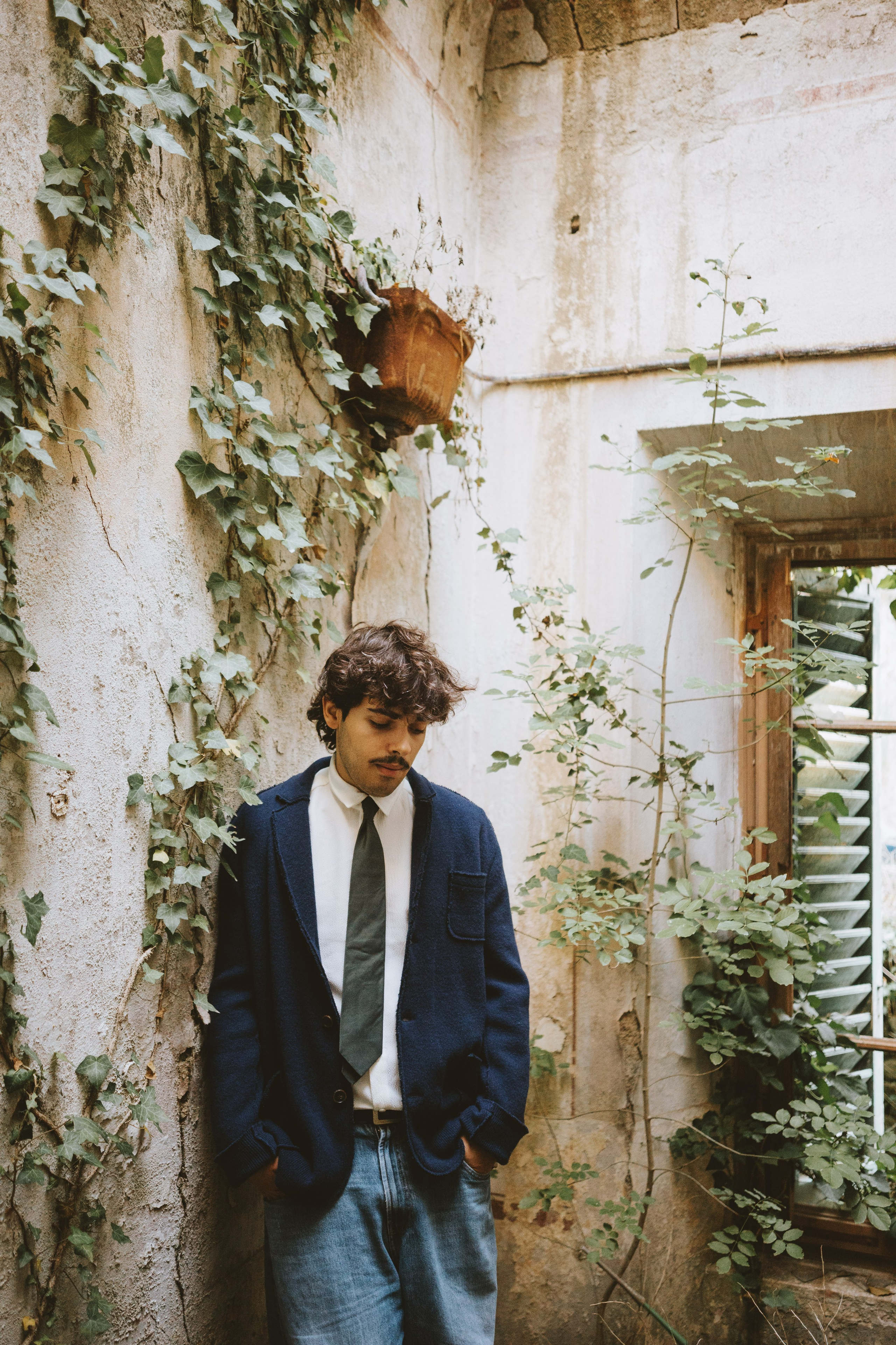 Cinematic Portraits in Prato | Abandoned Villa Musician Session. Wedding Photographer in Florence, Pisa & Tuscany | Candid & Elegant Photography in Italy