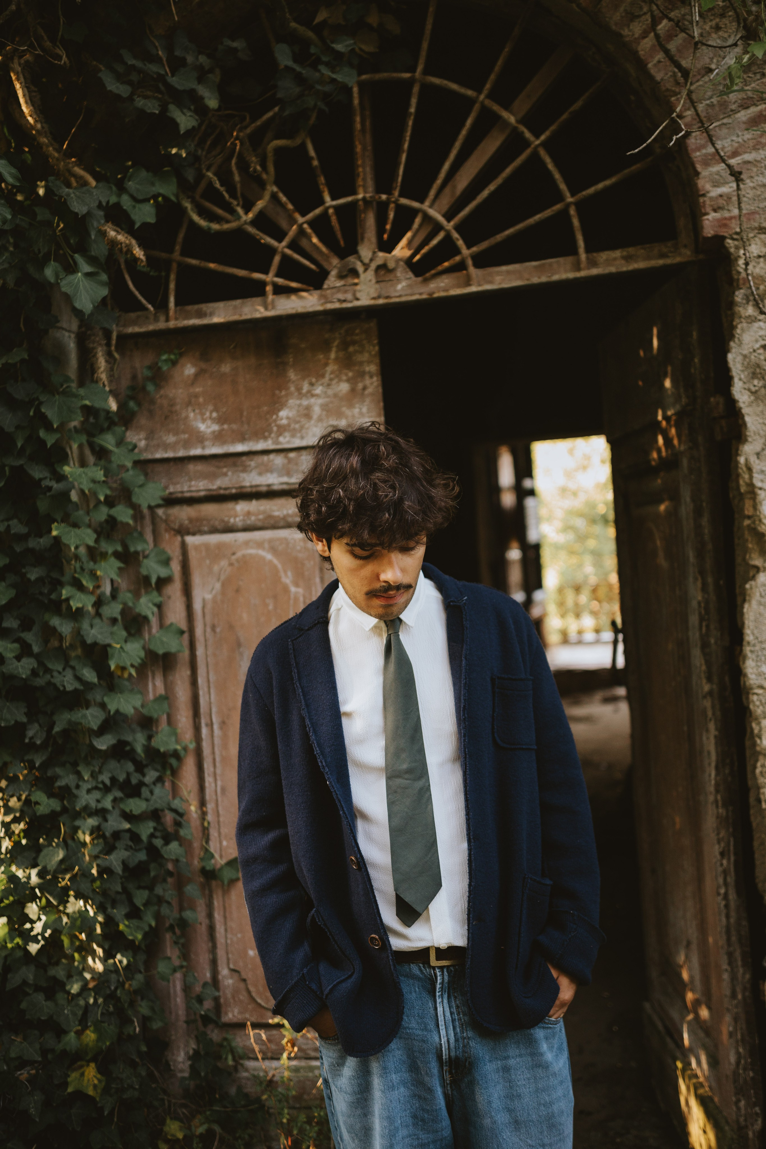 Cinematic Portraits in Prato | Abandoned Villa Musician Session. Wedding Photographer in Florence, Pisa & Tuscany | Candid & Elegant Photography in Italy