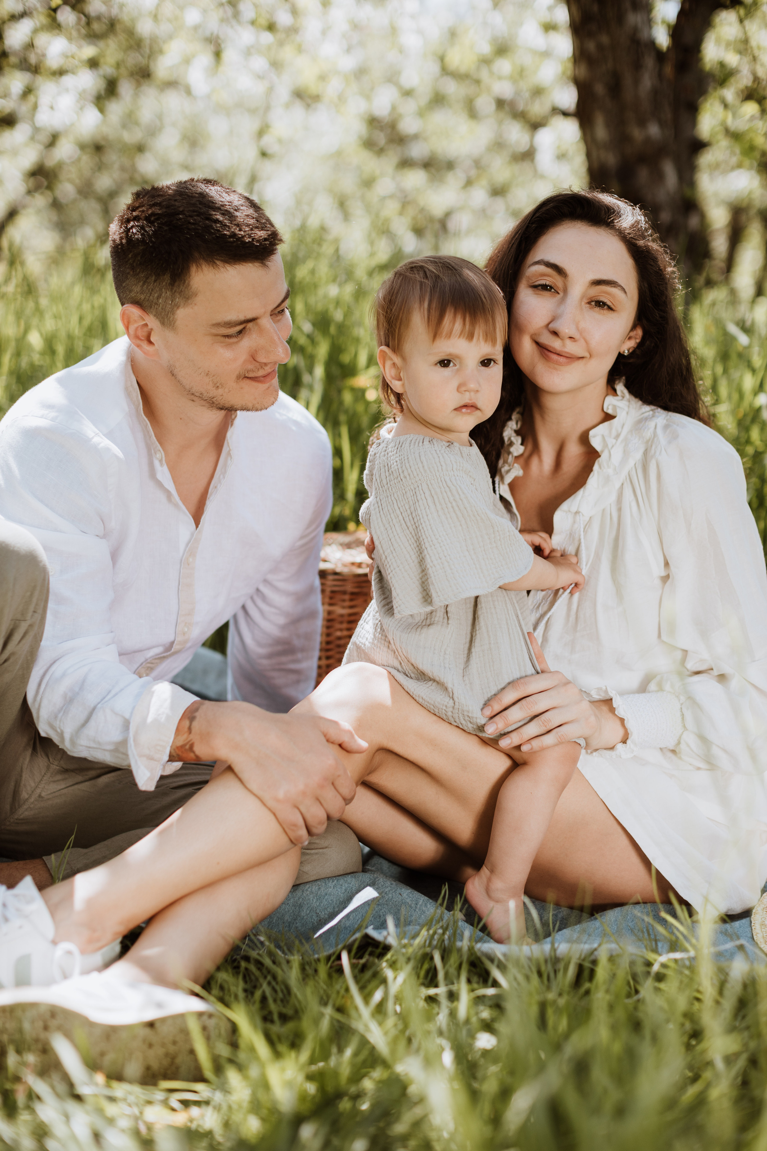 Семейная фотосессия в яблочном саду. Fotografo di matrimoni a Firenze, Pisa e Toscana | Fotografia spontanea ed elegante in Italia