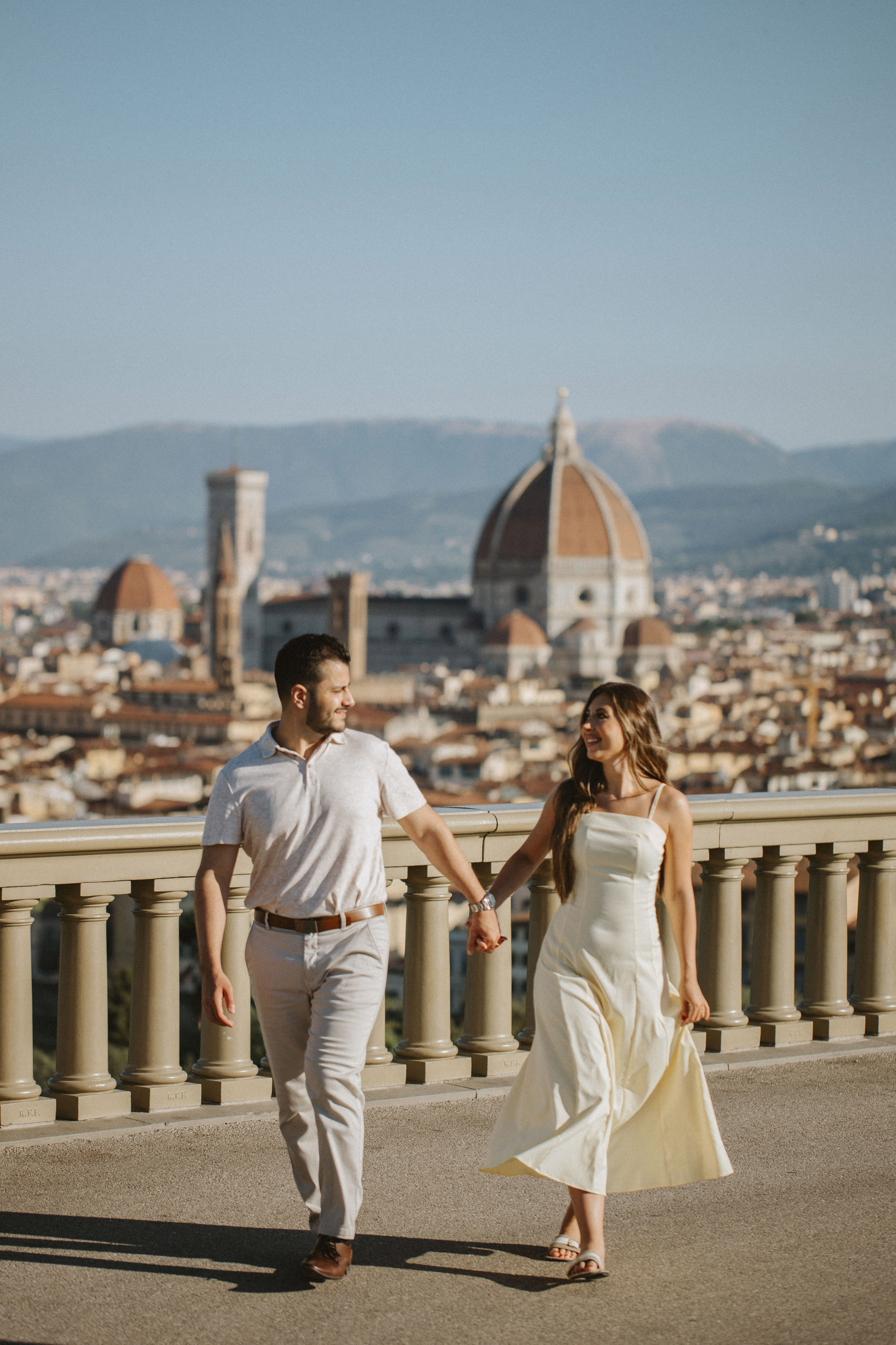 Couple Photoshoot in Florence at Sunrise | Romantic Engagement & Wedding Photography. Wedding Photographer in Florence, Pisa & Tuscany | Candid & Elegant Photography in Italy