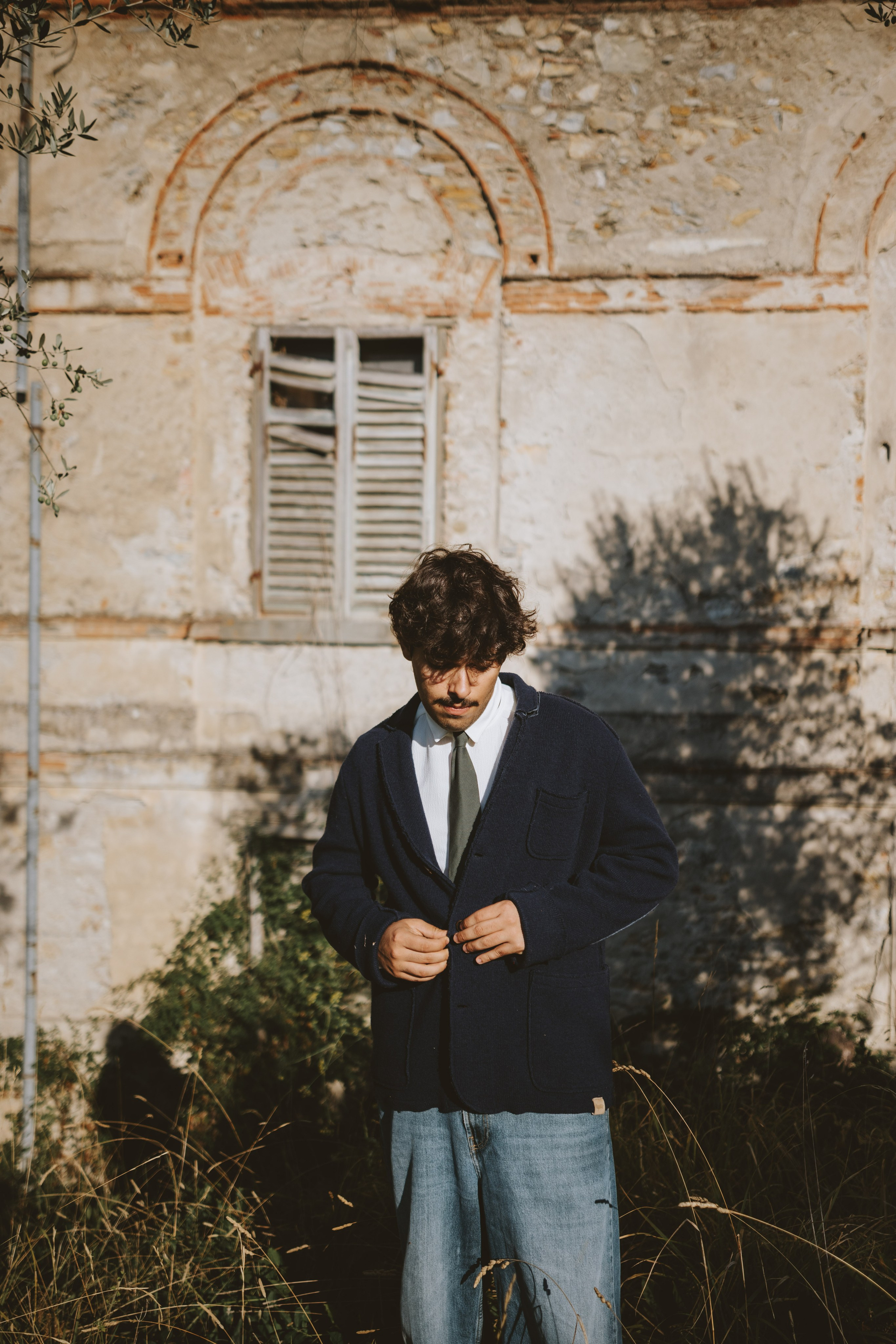 Cinematic Portraits in Prato | Abandoned Villa Musician Session. Wedding Photographer in Florence, Pisa & Tuscany | Candid & Elegant Photography in Italy