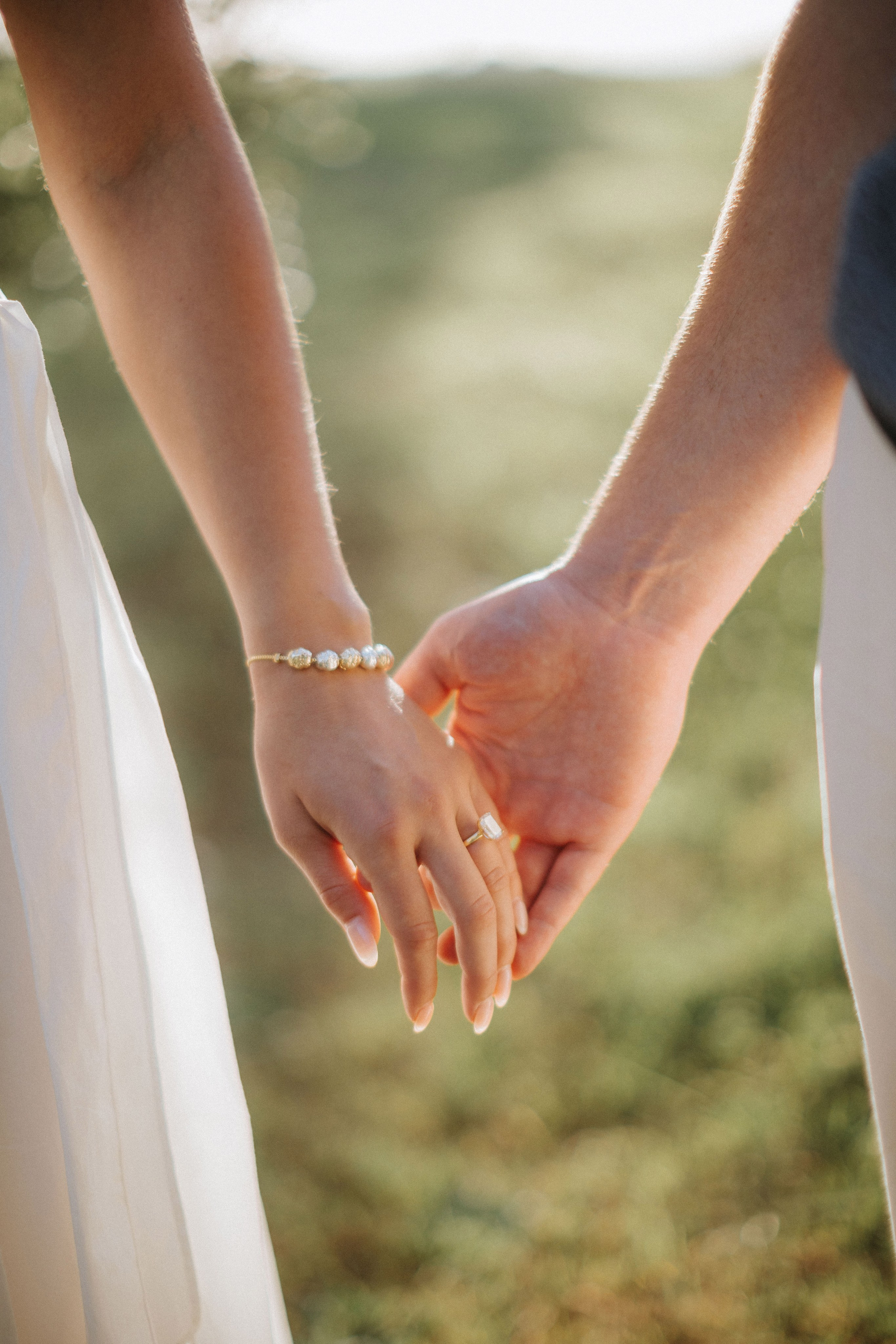 Sunset Engagement Photoshoot in Val d’Orcia. Fotografo di matrimoni a Firenze, Pisa e Toscana | Fotografia spontanea ed elegante in Italia
