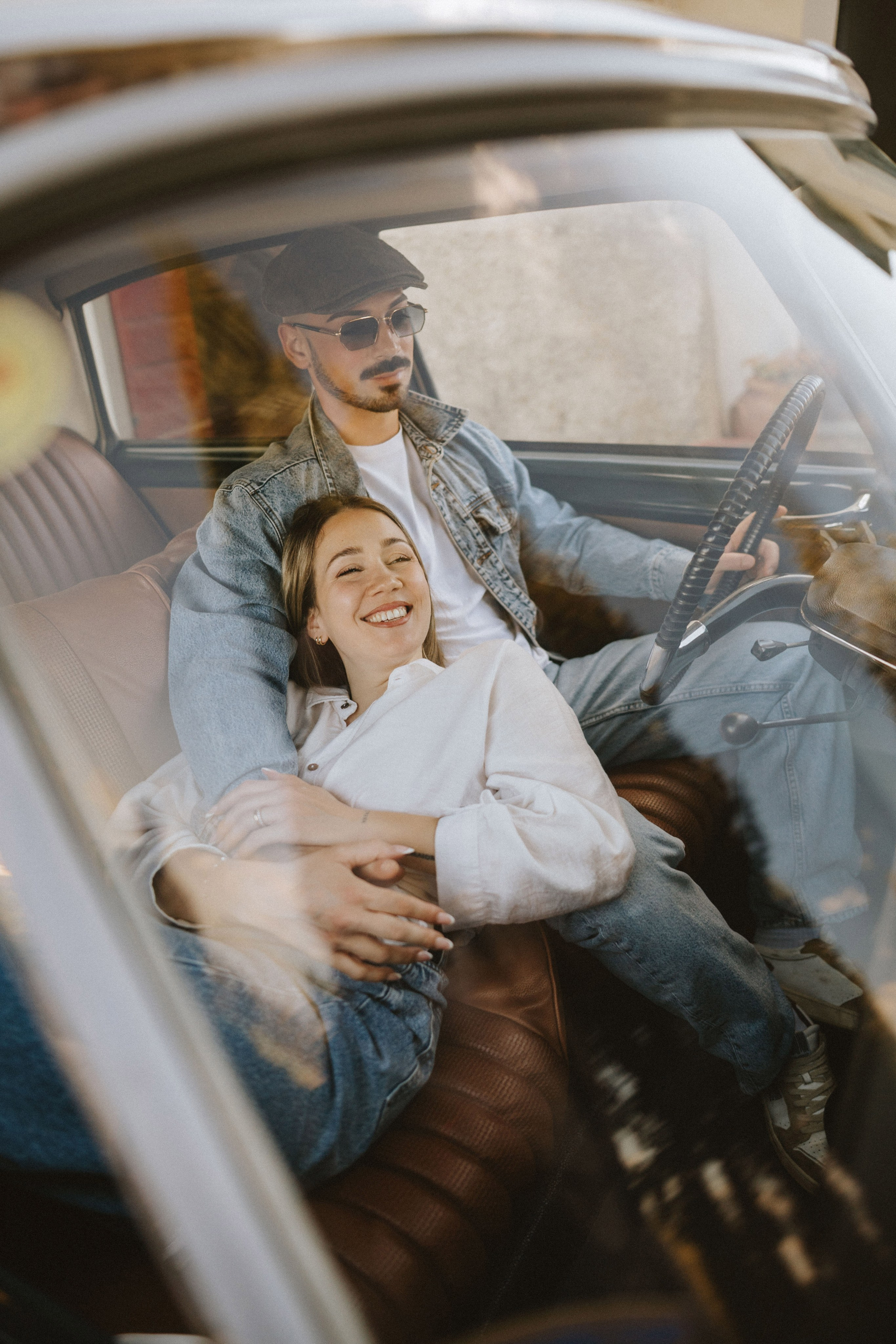 Servizio Fotografico con Auto d’Epoca in Toscana | Sessione di Coppia. Fotografo di matrimoni a Firenze, Pisa e Toscana | Fotografia spontanea ed elegante in Italia