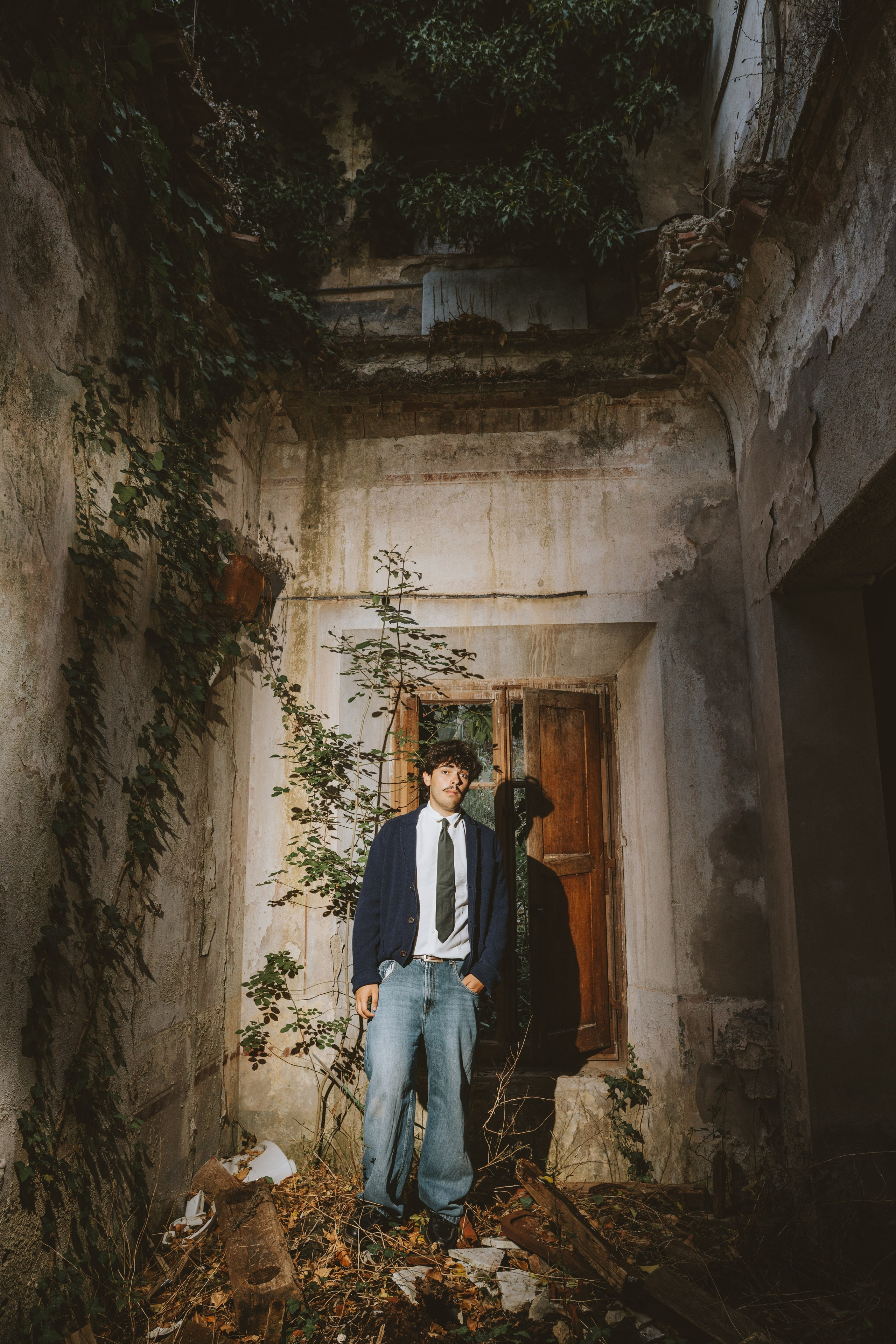 Cinematic Portraits in Prato | Abandoned Villa Musician Session. Wedding Photographer in Florence, Pisa & Tuscany | Candid & Elegant Photography in Italy