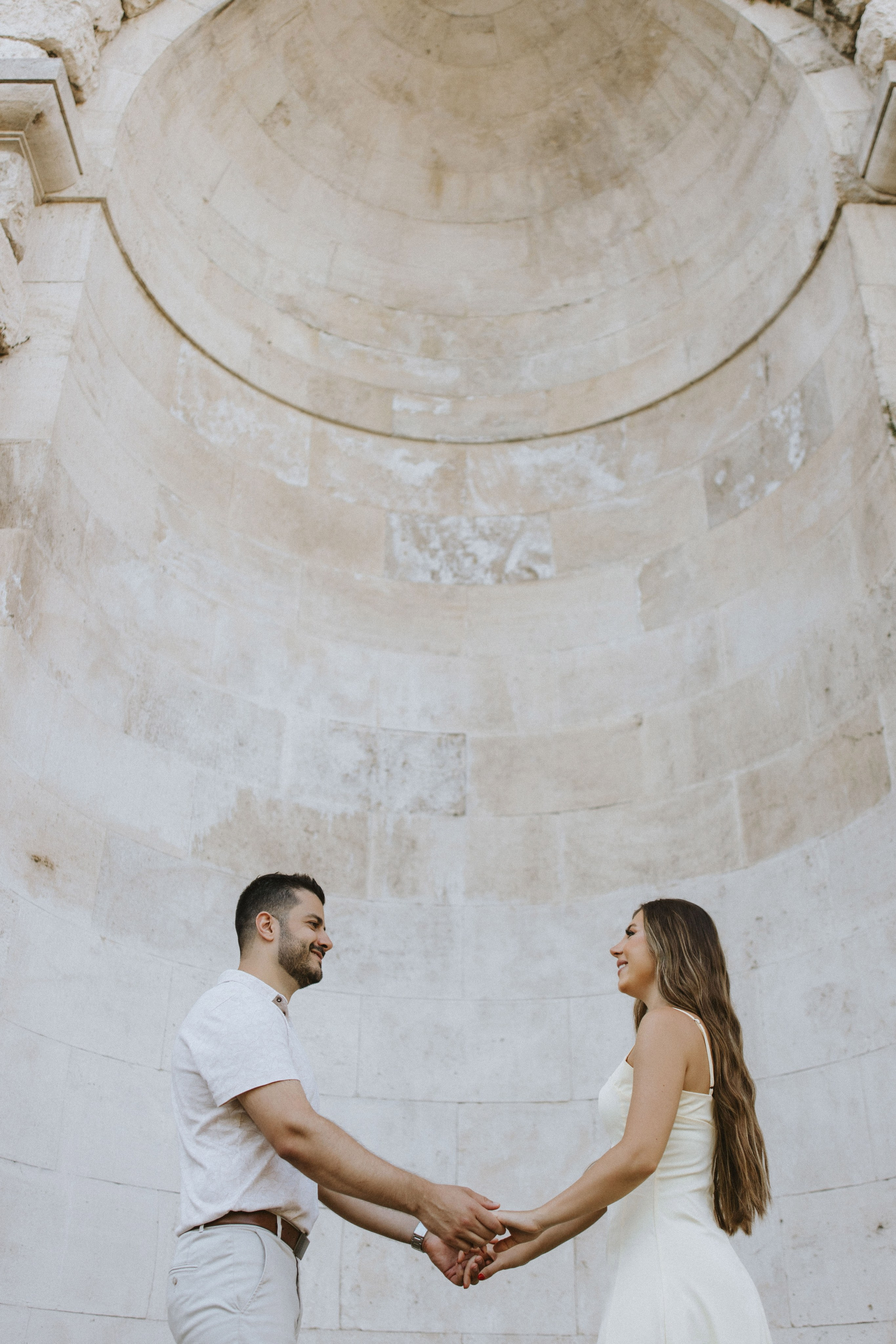Couple Photoshoot in Florence at Sunrise | Romantic Engagement & Wedding Photography. Wedding Photographer in Florence, Pisa & Tuscany | Candid & Elegant Photography in Italy