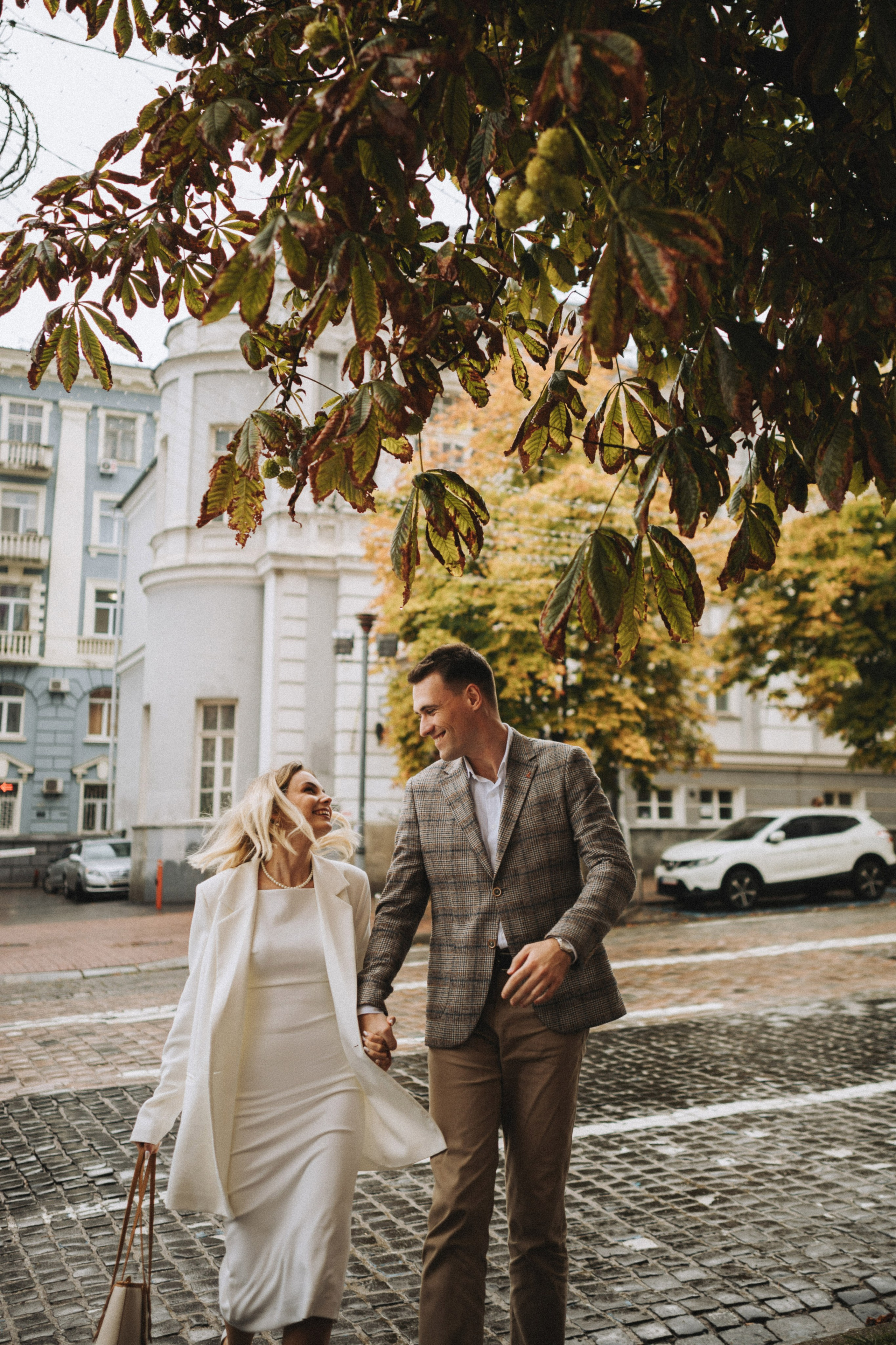 Servizio fotografico di coppia romantico dopo la pioggia - Vlad & Darina. Fotografo di matrimoni a Firenze, Pisa e Toscana | Fotografia spontanea ed elegante in Italia