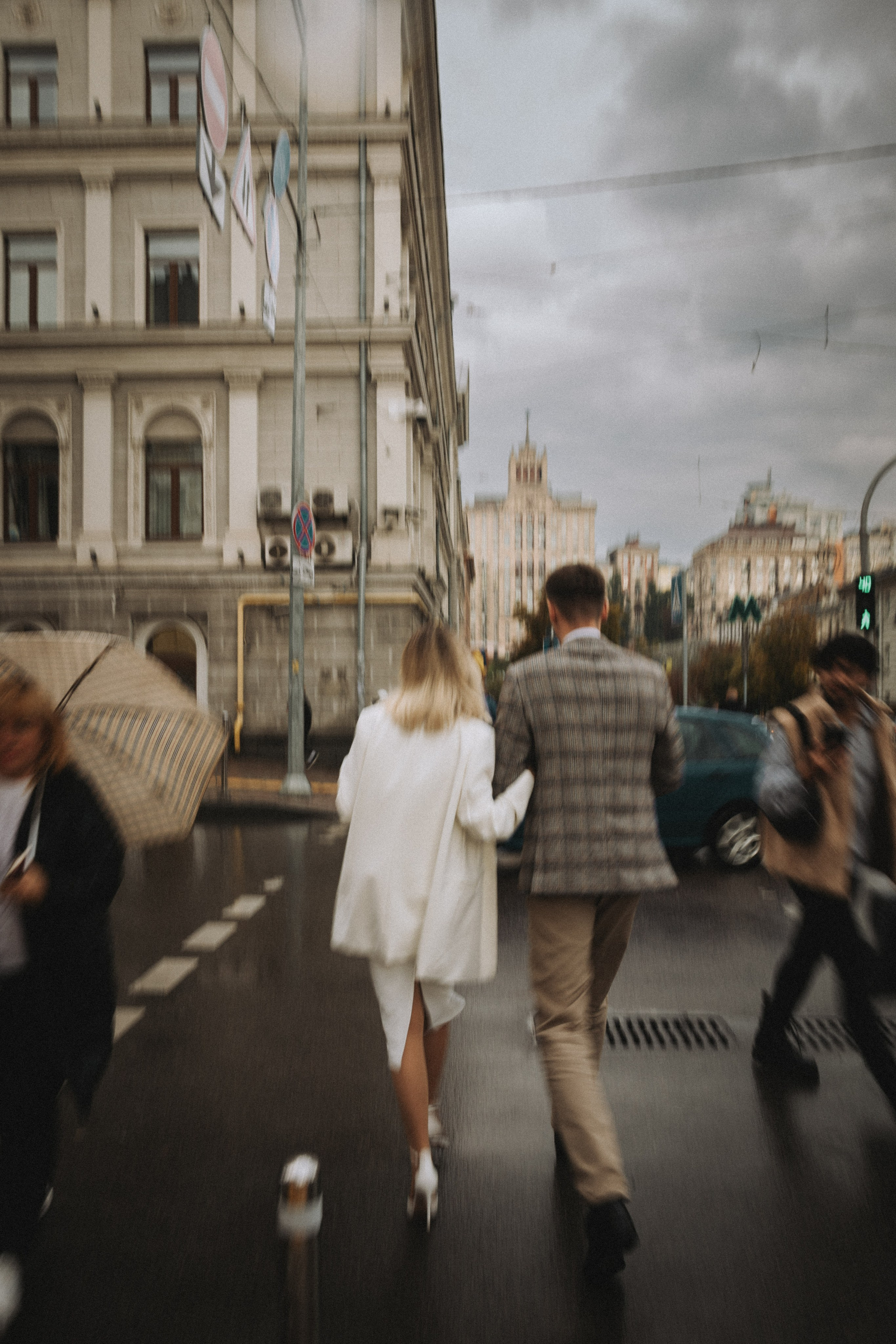 Servizio fotografico di coppia romantico dopo la pioggia - Vlad & Darina. Fotografo di matrimoni a Firenze, Pisa e Toscana | Fotografia spontanea ed elegante in Italia
