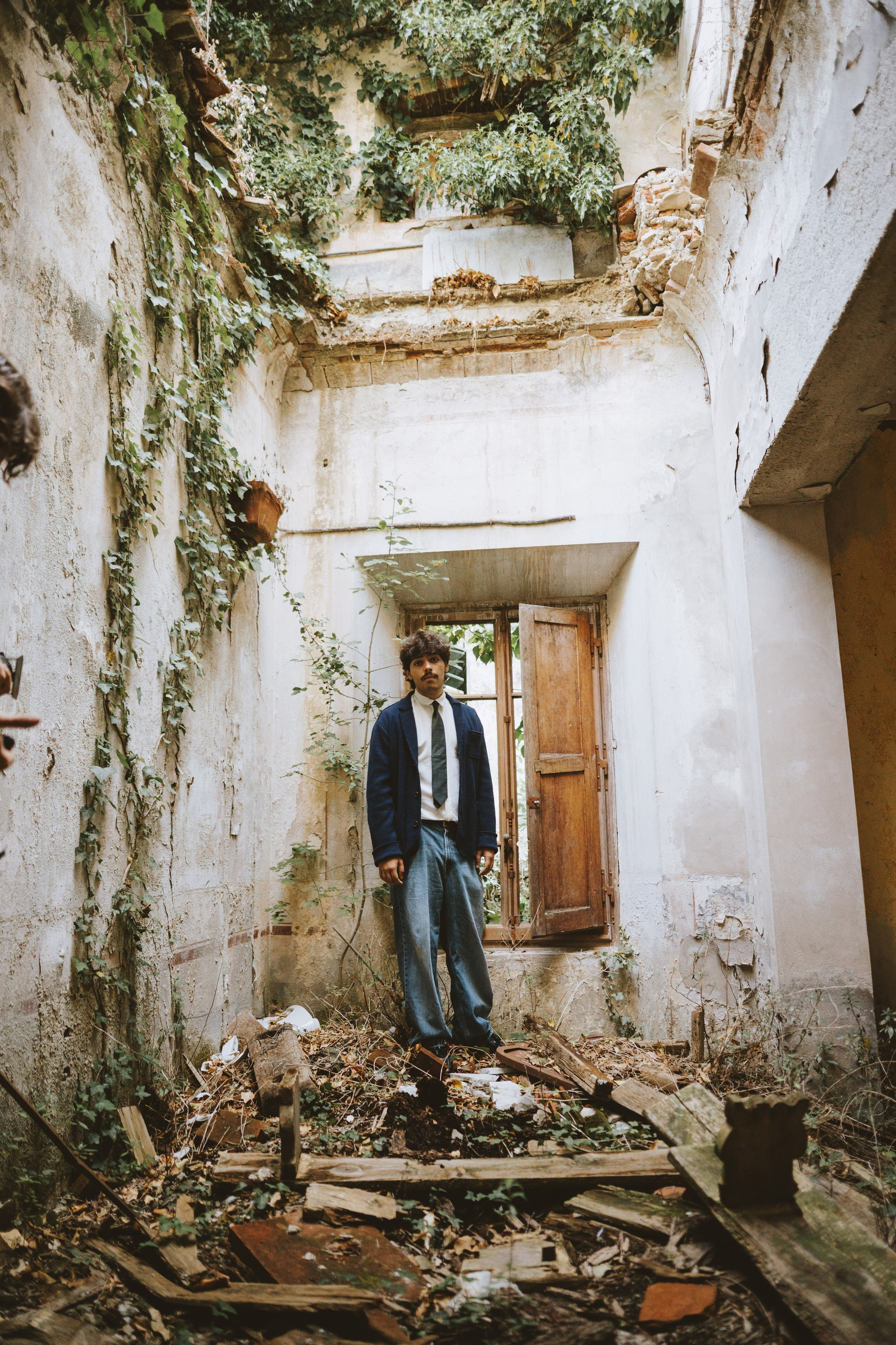 Cinematic Portraits in Prato | Abandoned Villa Musician Session. Wedding Photographer in Florence, Pisa & Tuscany | Candid & Elegant Photography in Italy