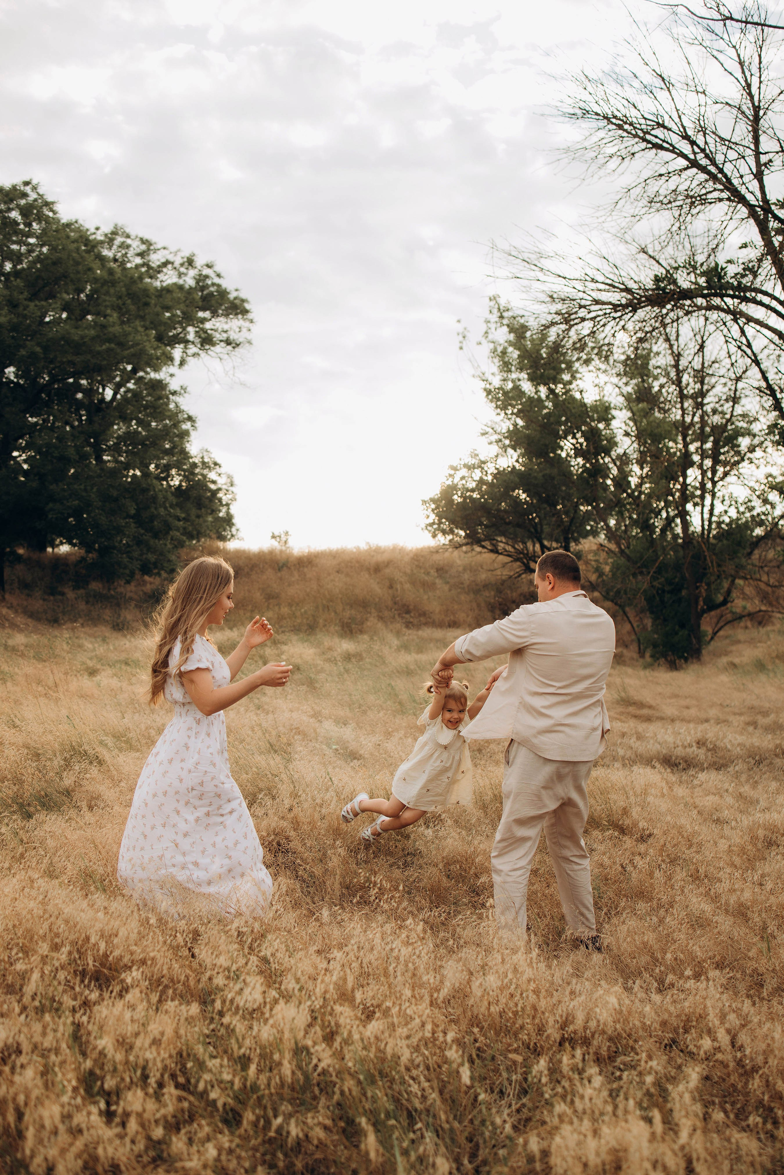Дмитрий, Алена и Милана. Свадебный фотограф Измаил, Констанца, Бухарест, Галац, Браила Julia Dickinson