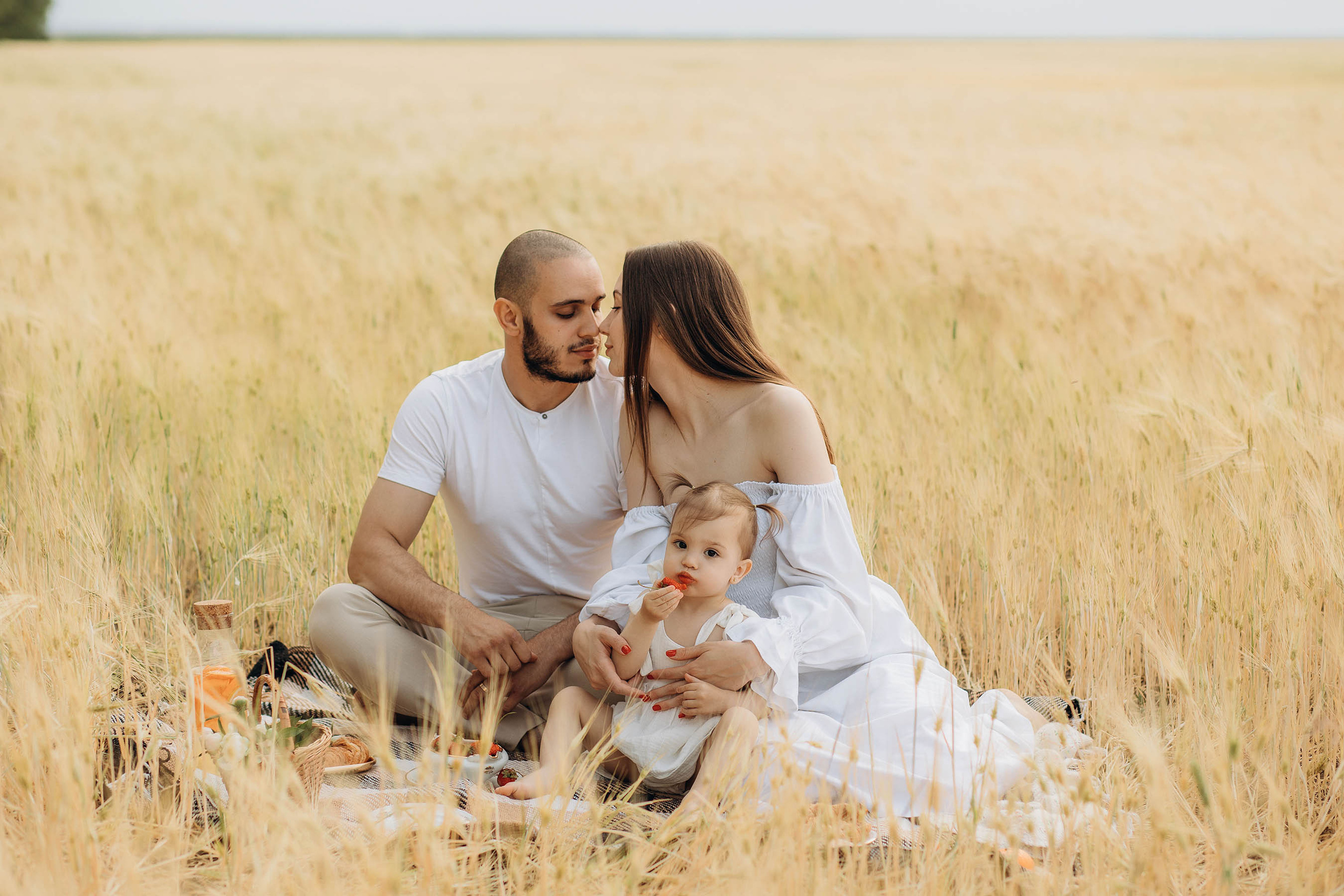 Вячеслав, Светлана и Кира. Свадебный фотограф Измаил, Констанца, Бухарест, Галац, Браила Julia Dickinson