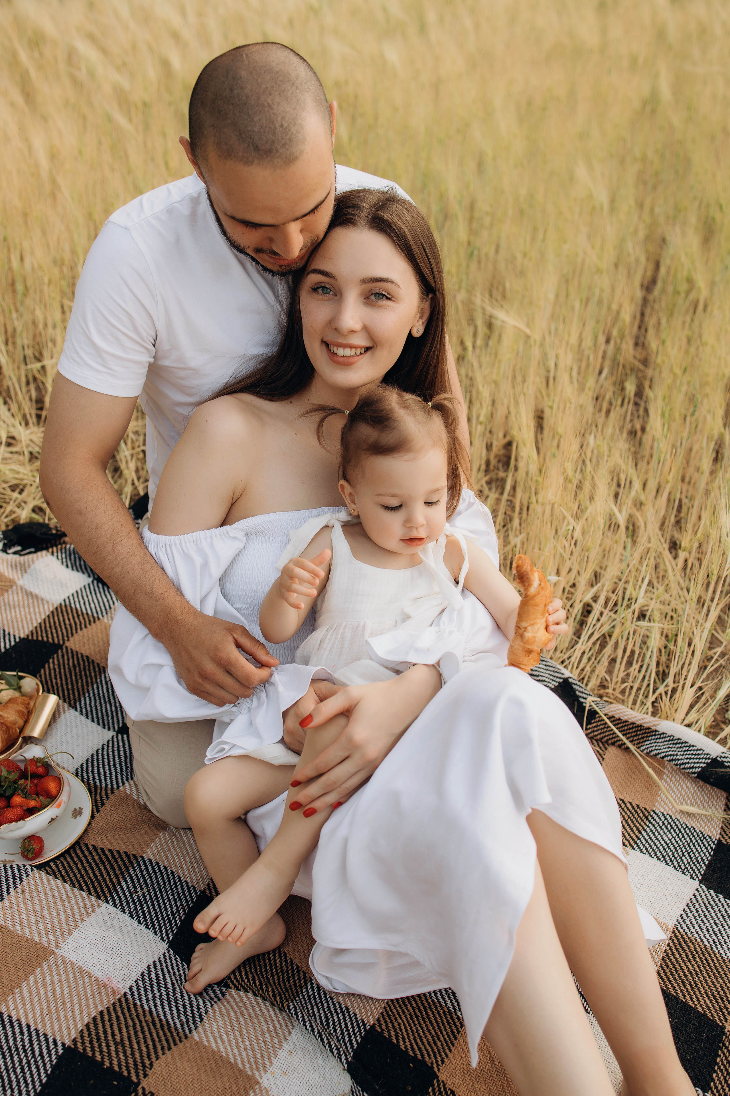 Вячеслав, Светлана и Кира. Свадебный фотограф Измаил, Констанца, Бухарест, Галац, Браила Julia Dickinson