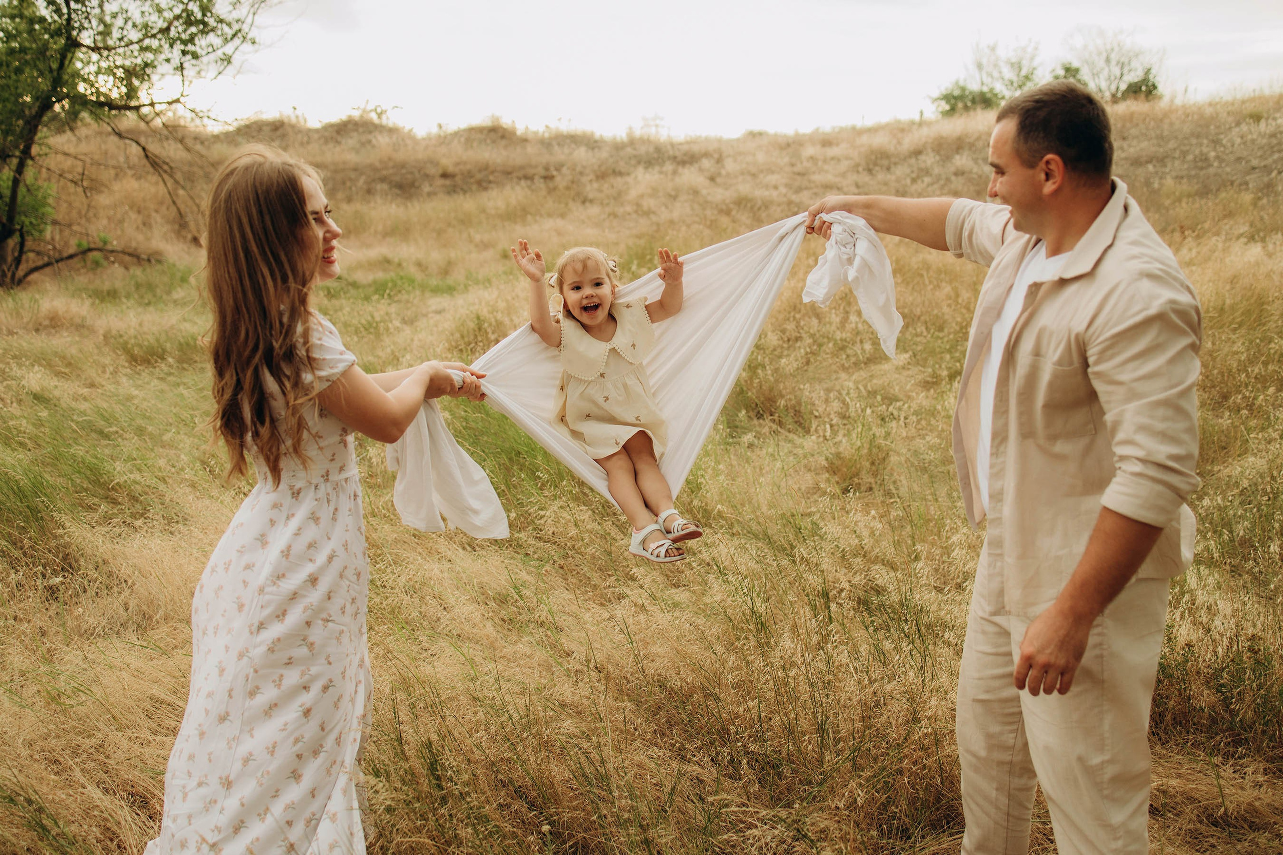 Дмитрий, Алена и Милана. Свадебный фотограф Измаил, Констанца, Бухарест, Галац, Браила Julia Dickinson