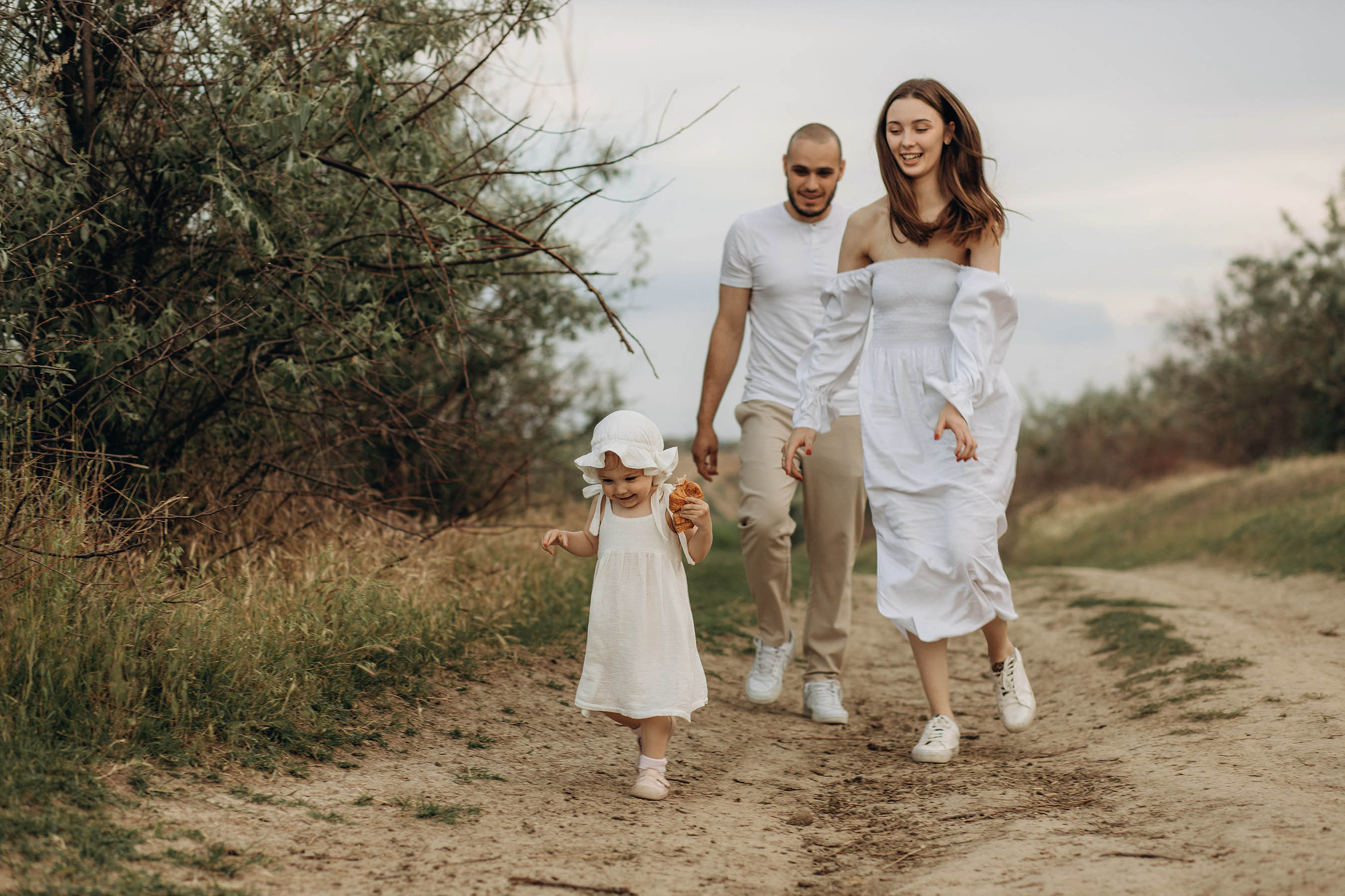 Вячеслав, Светлана и Кира. Свадебный фотограф Измаил, Констанца, Бухарест, Галац, Браила Julia Dickinson