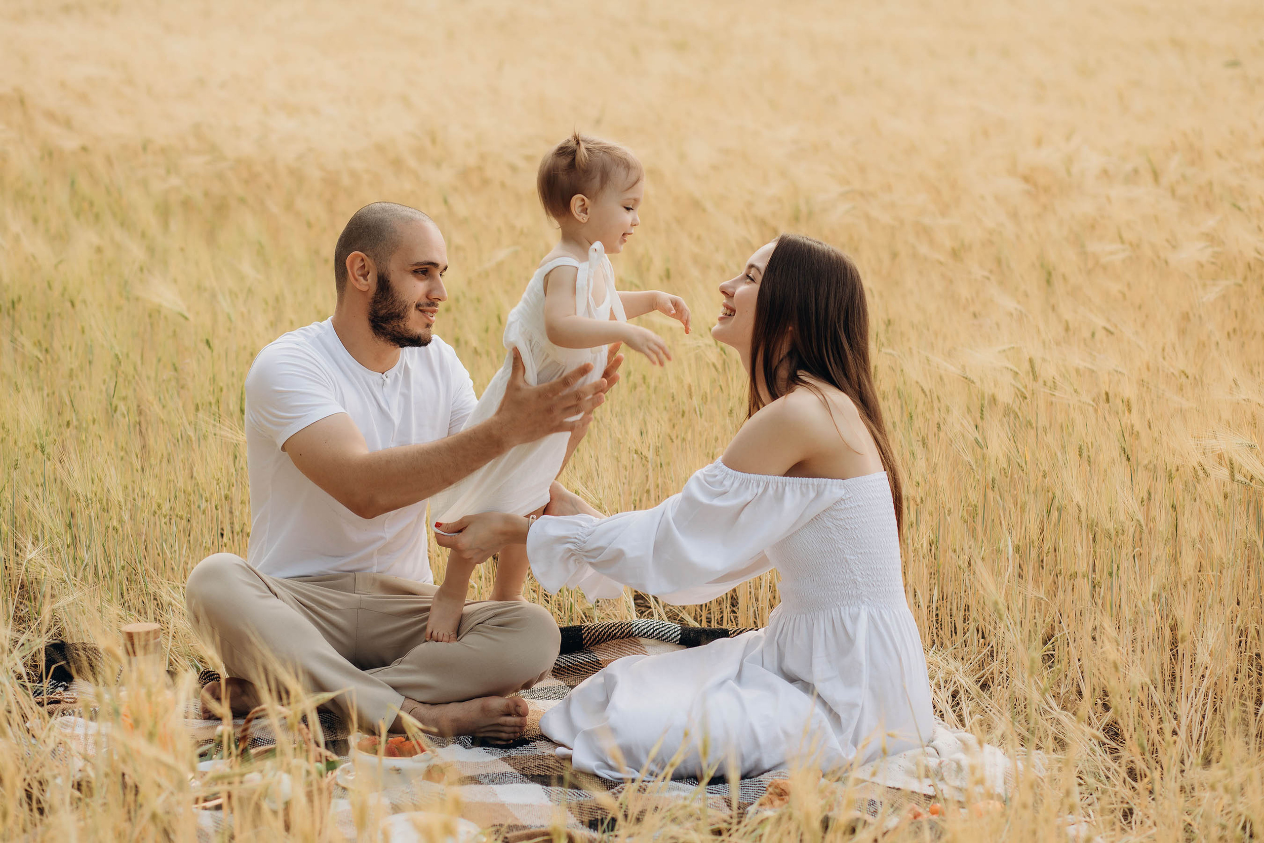 Вячеслав, Светлана и Кира. Свадебный фотограф Измаил, Констанца, Бухарест, Галац, Браила Julia Dickinson