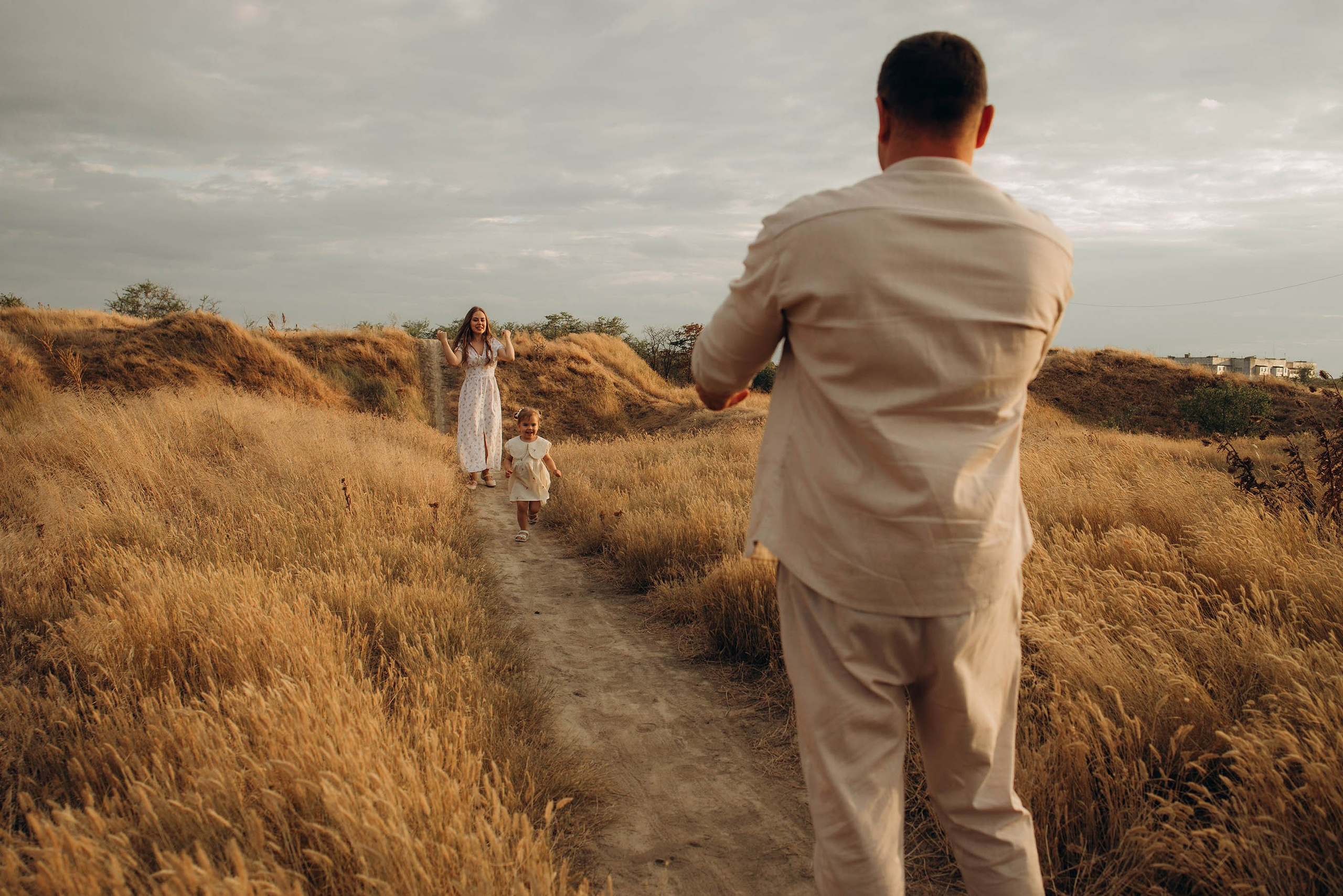 Дмитрий, Алена и Милана. Свадебный фотограф Измаил, Констанца, Бухарест, Галац, Браила Julia Dickinson