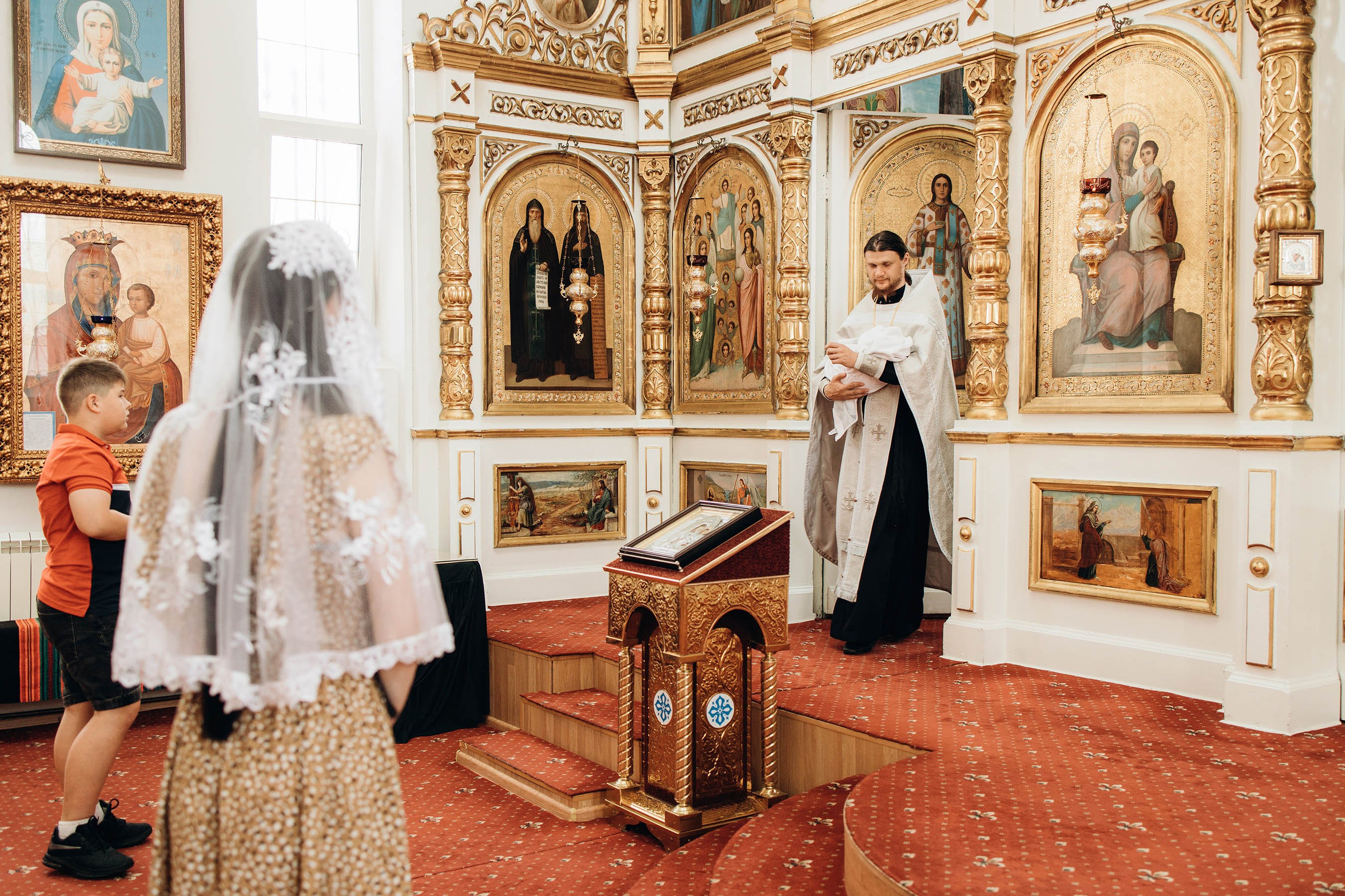 Крещение Ивана. Свадебный фотограф Измаил, Констанца, Бухарест, Галац, Браила Julia Dickinson