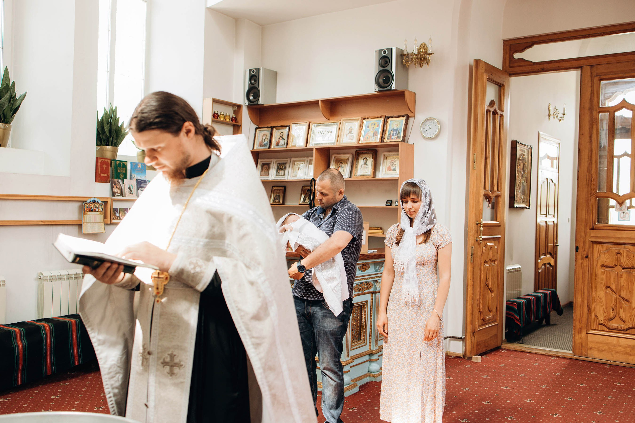 Крещение Ивана. Свадебный фотограф Измаил, Констанца, Бухарест, Галац, Браила Julia Dickinson