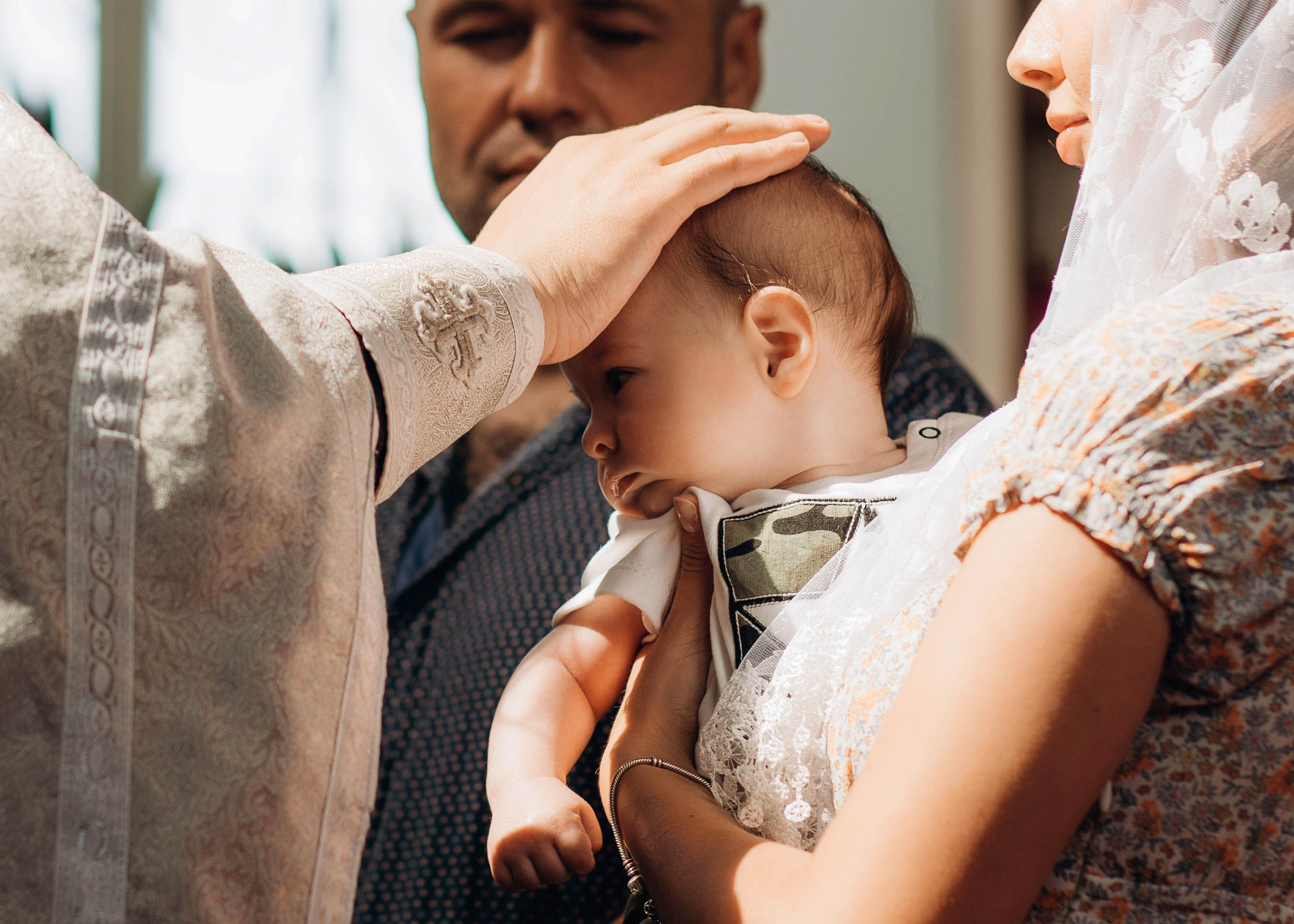Крещение Ивана. Свадебный фотограф Измаил, Констанца, Бухарест, Галац, Браила Julia Dickinson