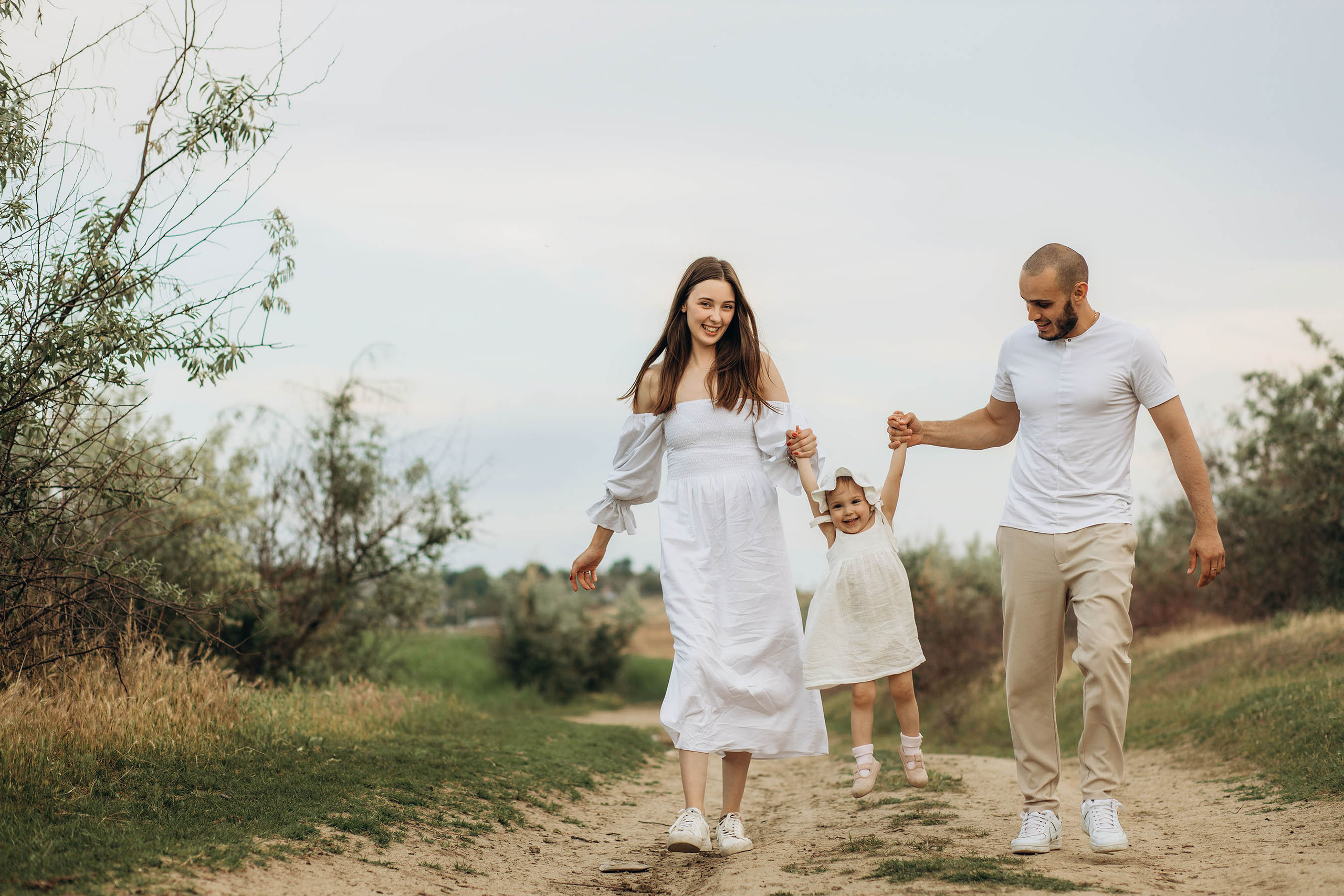 Вячеслав, Светлана и Кира. Свадебный фотограф Измаил, Констанца, Бухарест, Галац, Браила Julia Dickinson