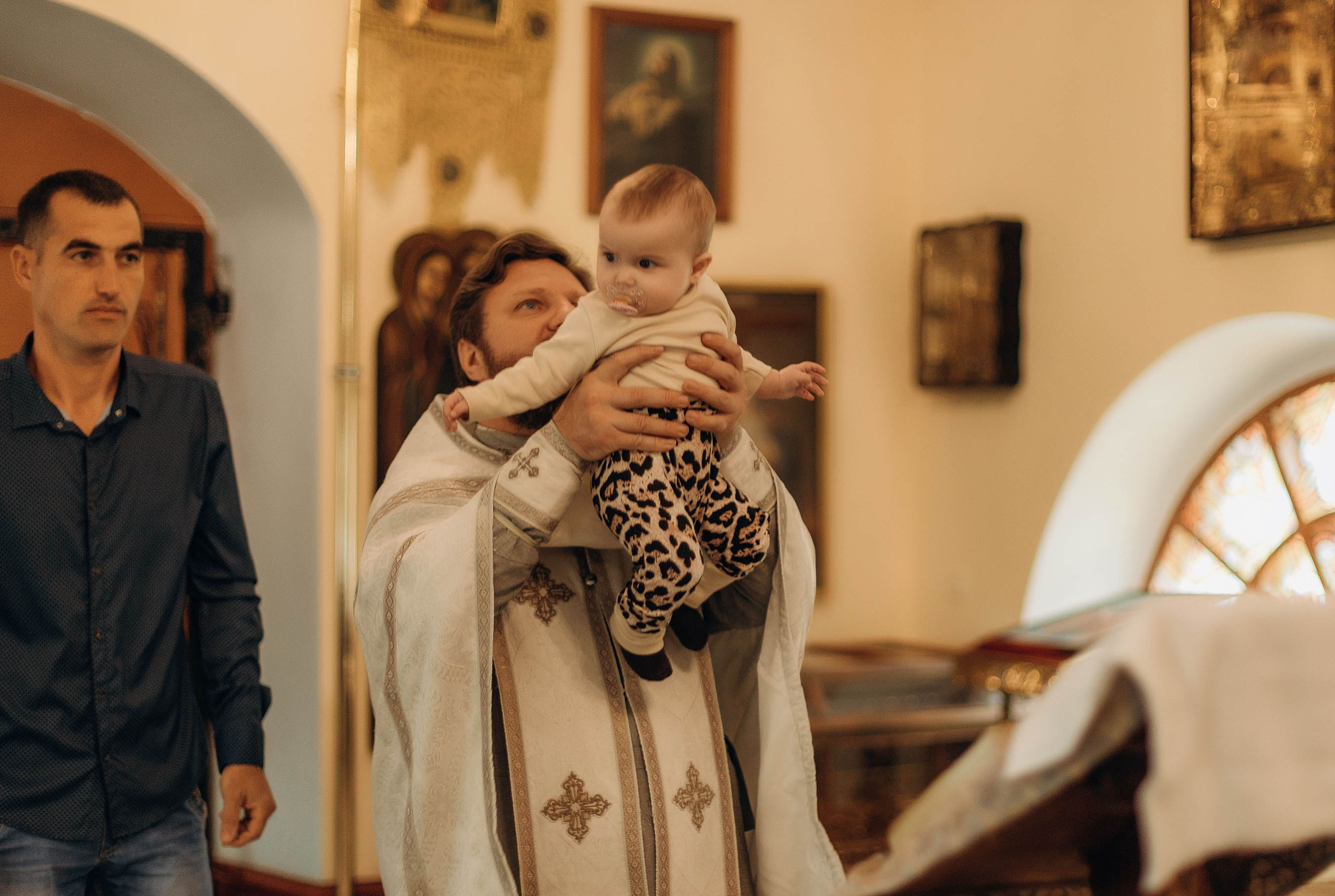 Крещение Элианы. Свадебный фотограф Измаил, Констанца, Бухарест, Галац, Браила Julia Dickinson