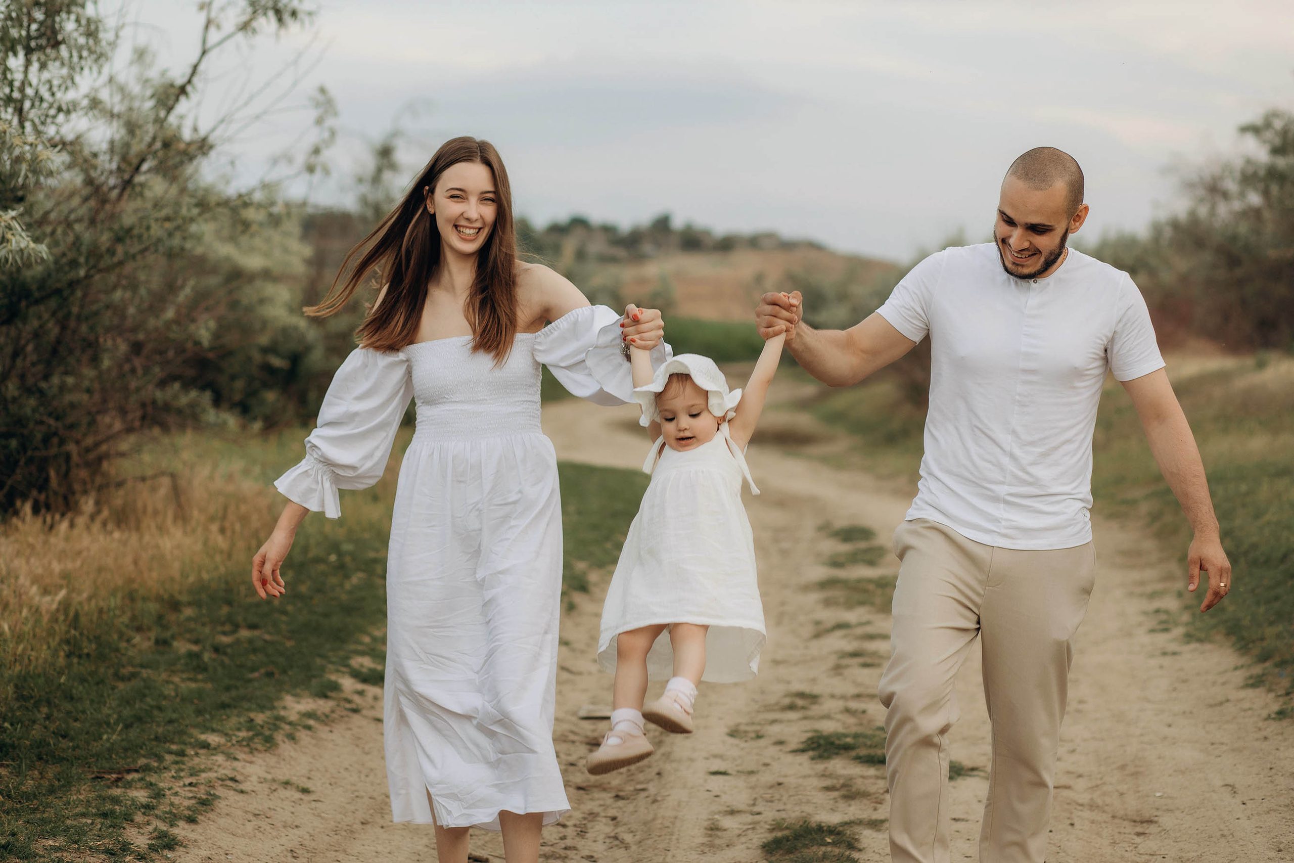 Вячеслав, Светлана и Кира. Свадебный фотограф Измаил, Констанца, Бухарест, Галац, Браила Julia Dickinson