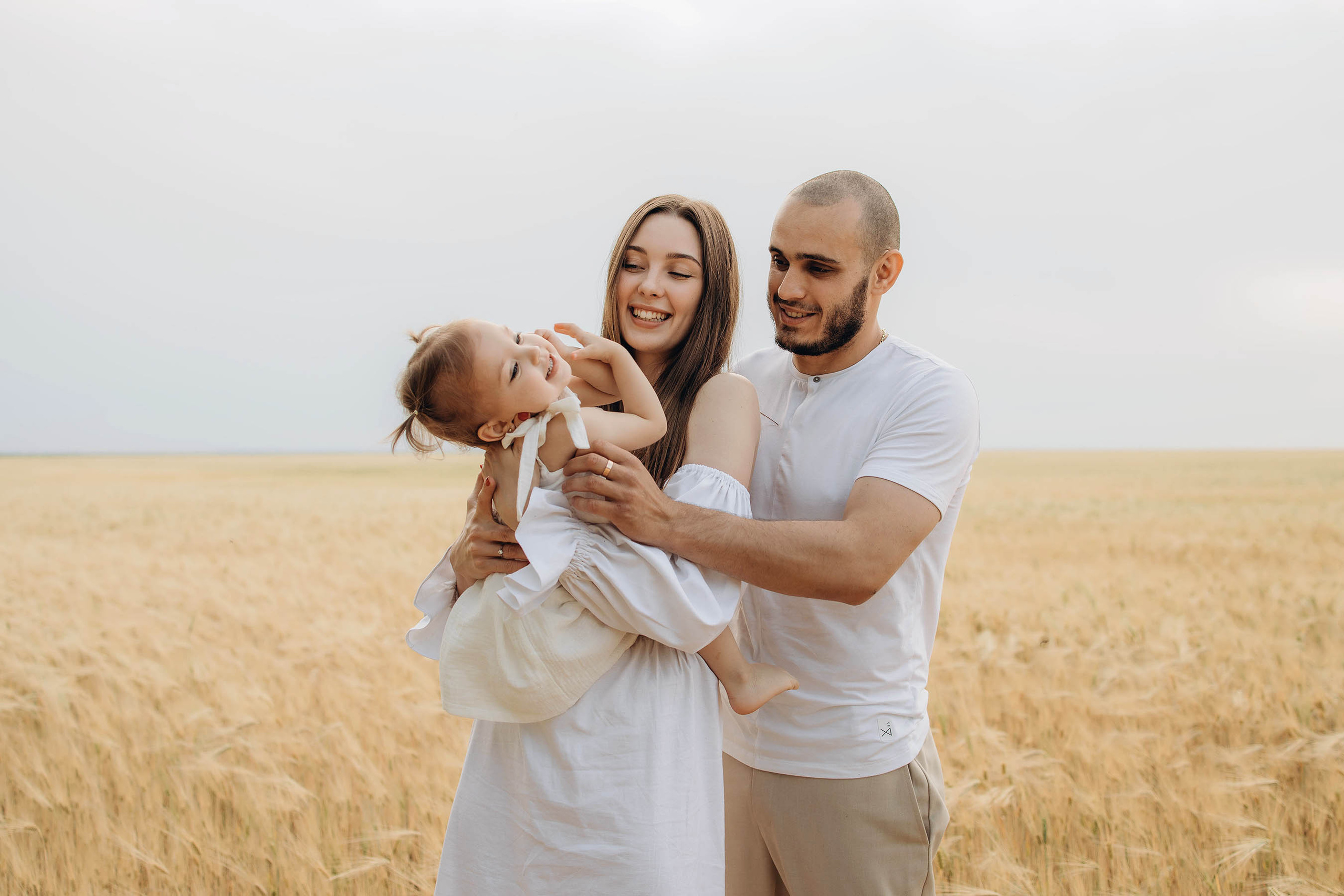 Вячеслав, Светлана и Кира. Свадебный фотограф Измаил, Констанца, Бухарест, Галац, Браила Julia Dickinson