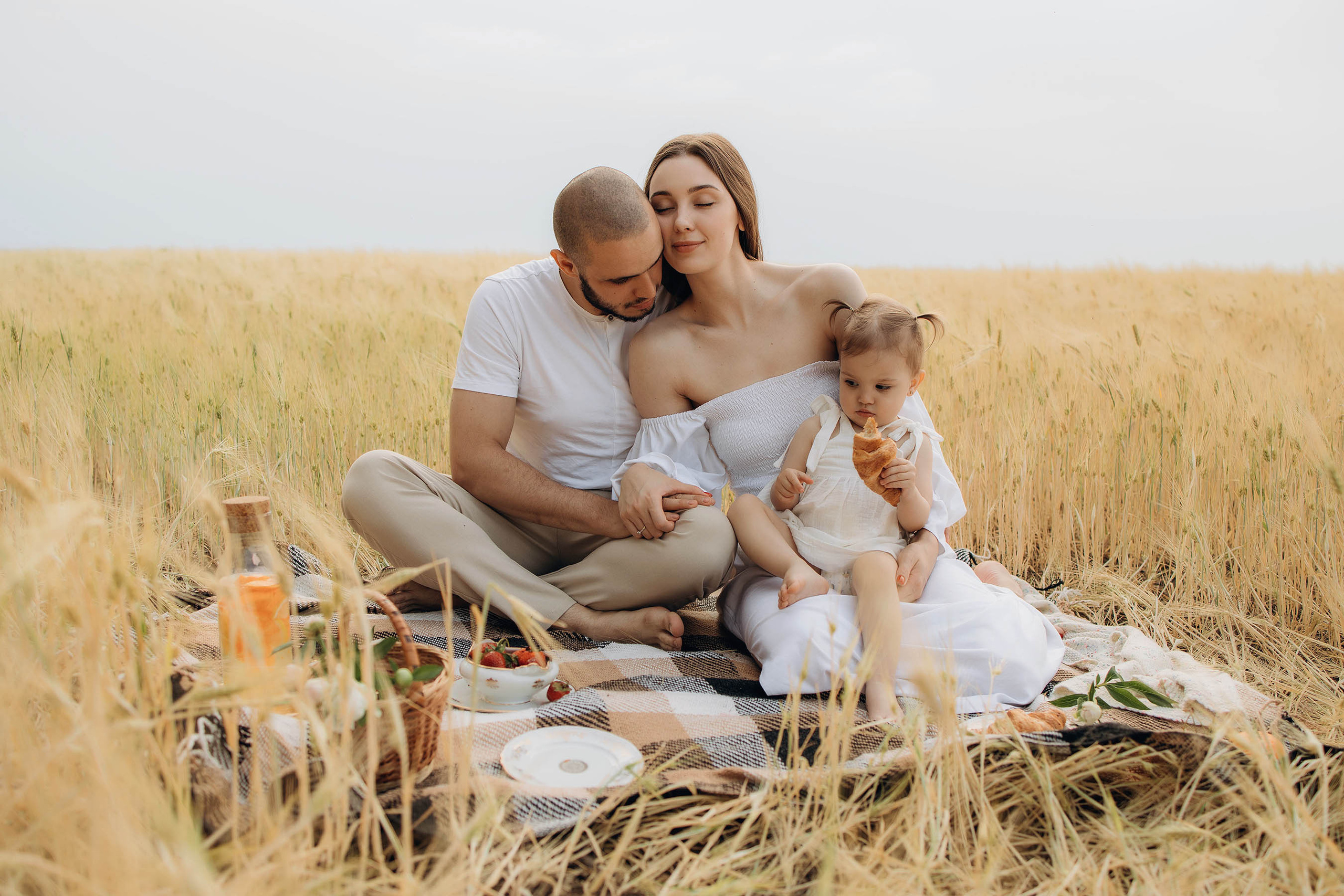 Вячеслав, Светлана и Кира. Свадебный фотограф Измаил, Констанца, Бухарест, Галац, Браила Julia Dickinson