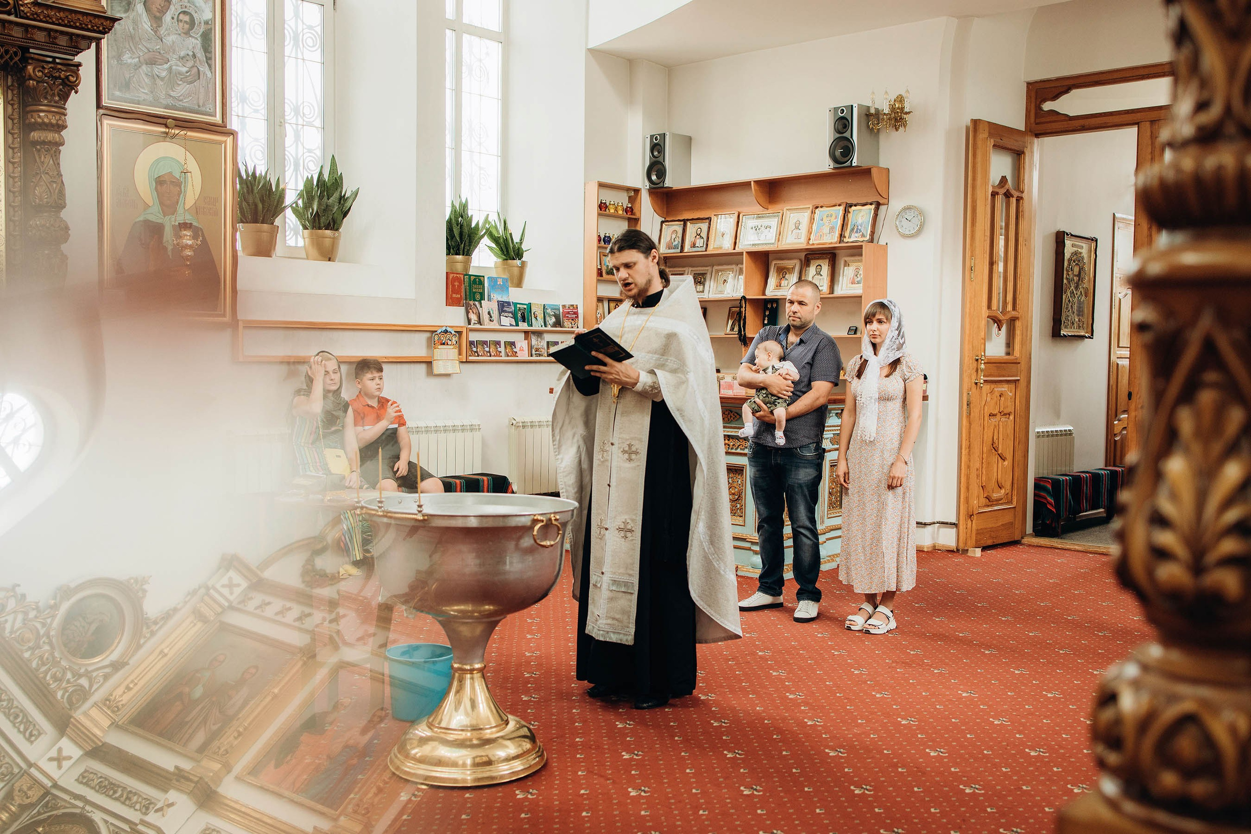 Крещение Ивана. Свадебный фотограф Измаил, Констанца, Бухарест, Галац, Браила Julia Dickinson