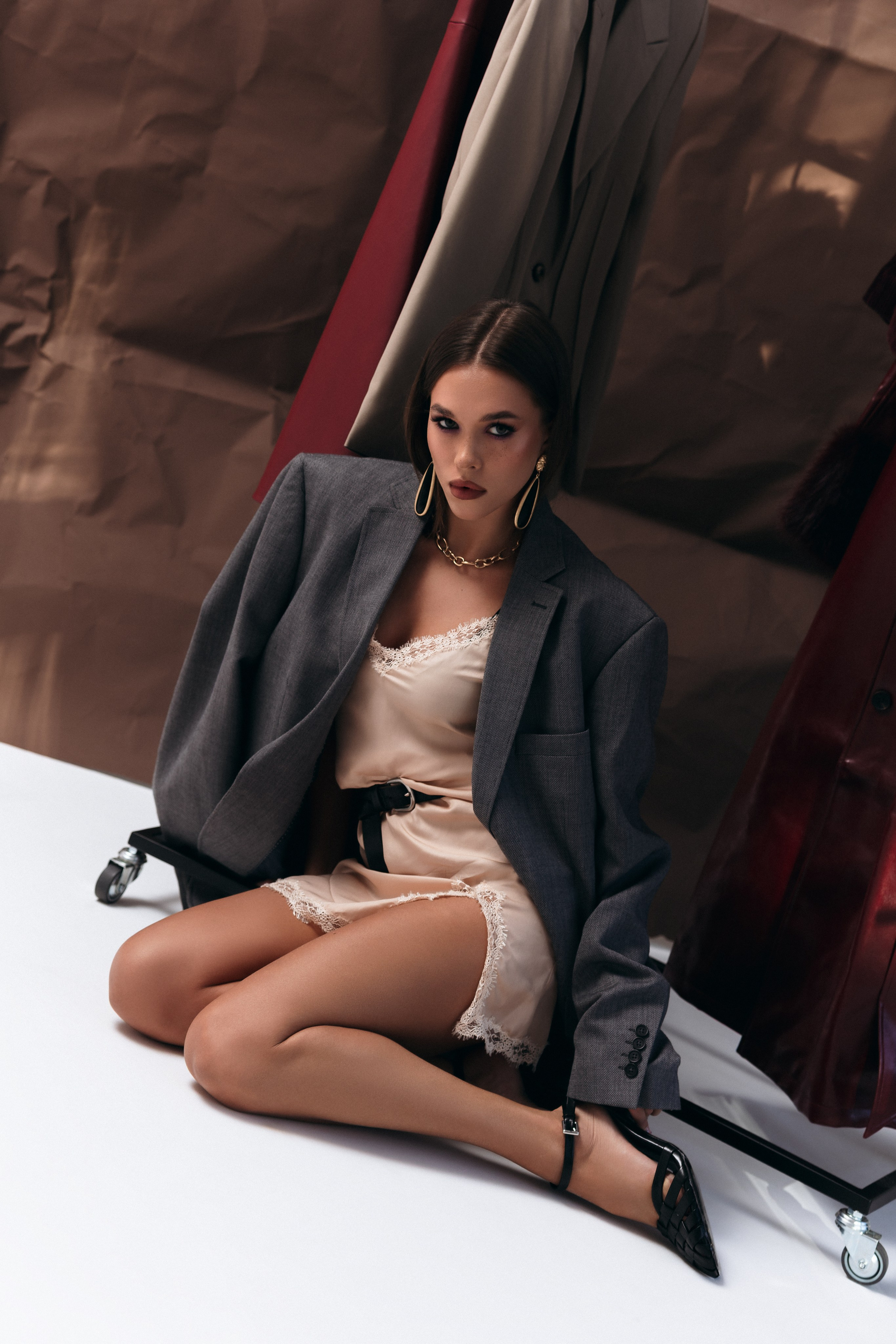 Fotograf Sasha Mudriakova, modelka Kaja Stankiewicz, makijaż @rion.mua, biżuteria TOUS