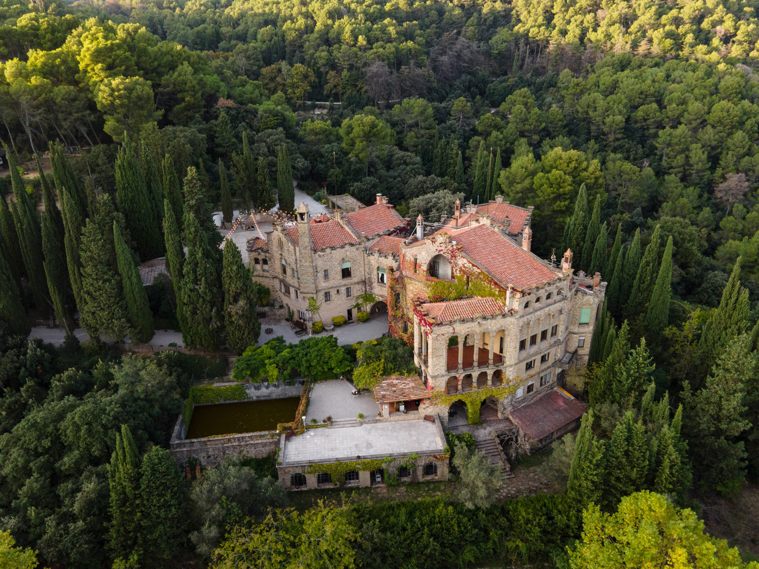 Fiona & Colin (Barcelona, La Baronia). Wedding photographer Osokin Evgeniy
