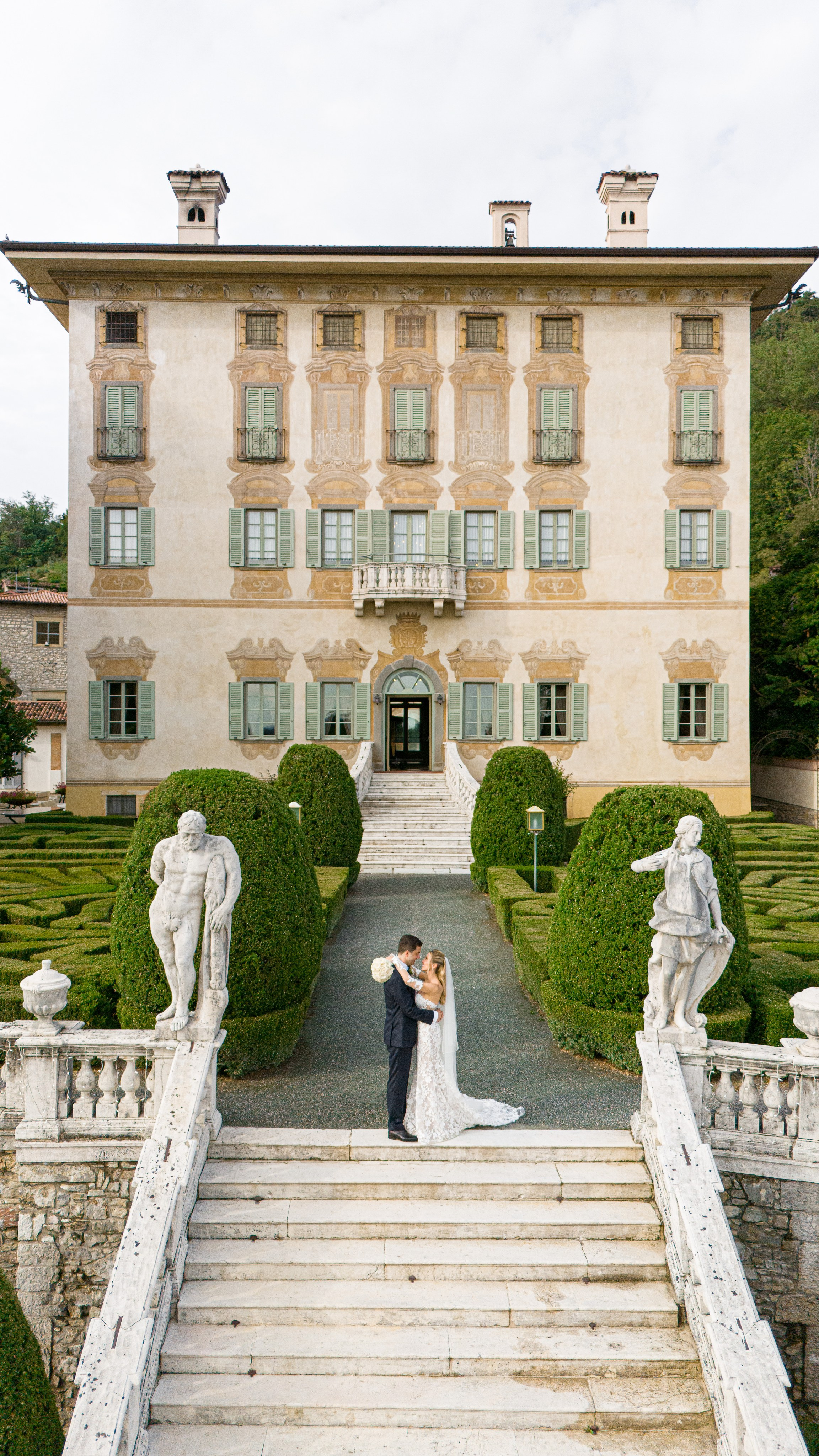 Camilla & Guiseppe (Bergamo, Villa Canton). Wedding photographer Osokin Evgeniy