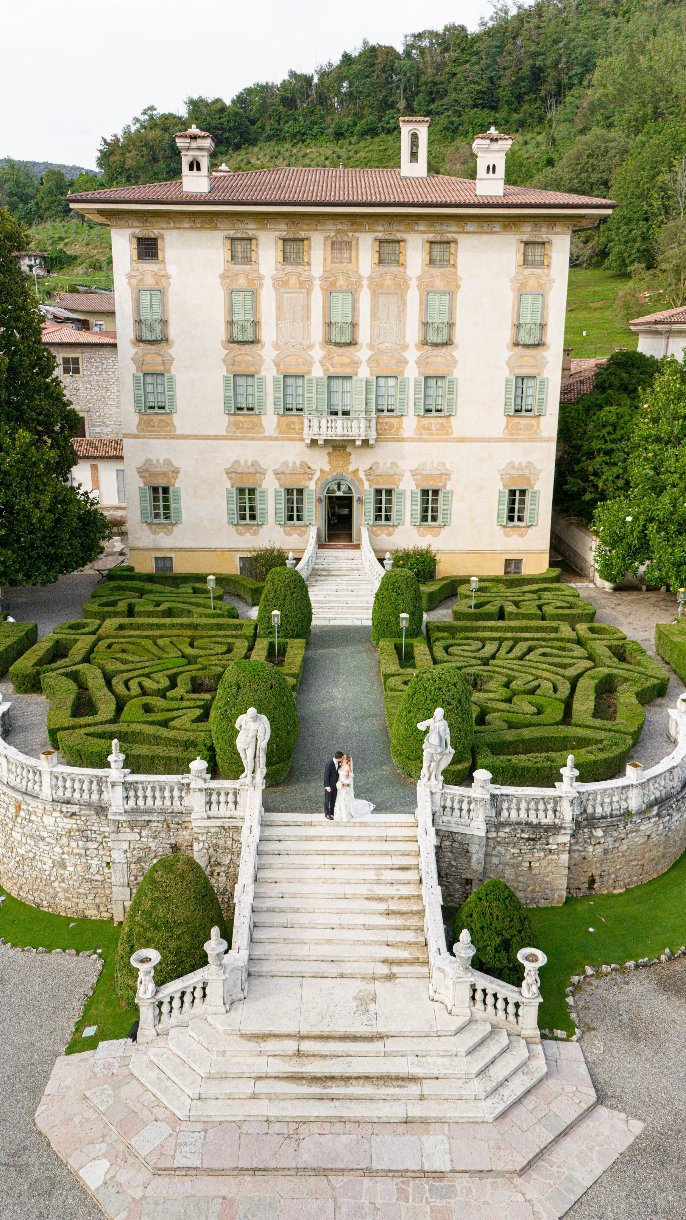 Camilla & Guiseppe (Bergamo, Villa Canton). Wedding photographer Osokin Evgeniy