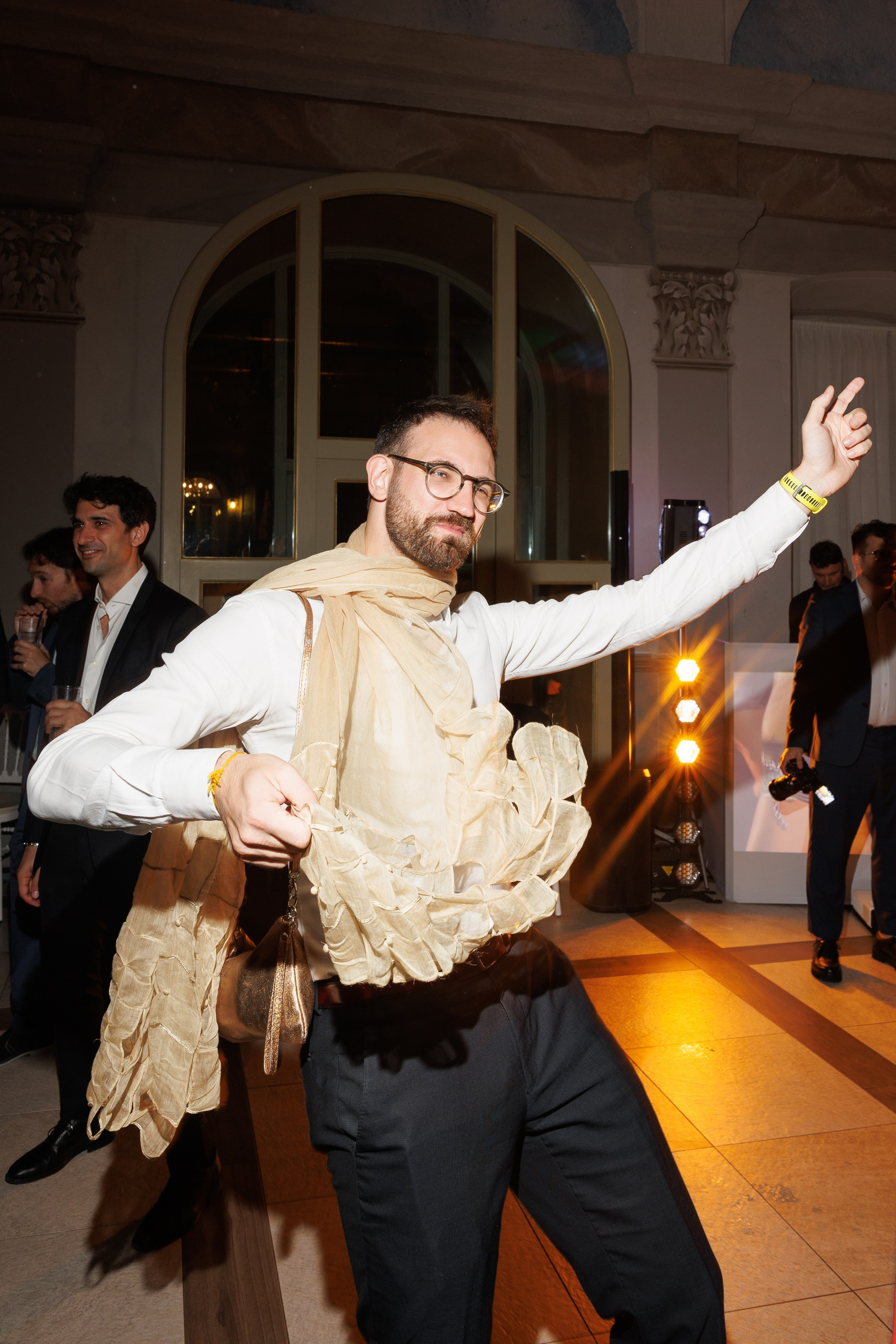 Camilla & Guiseppe (Bergamo, Villa Canton). Wedding photographer Osokin Evgeniy