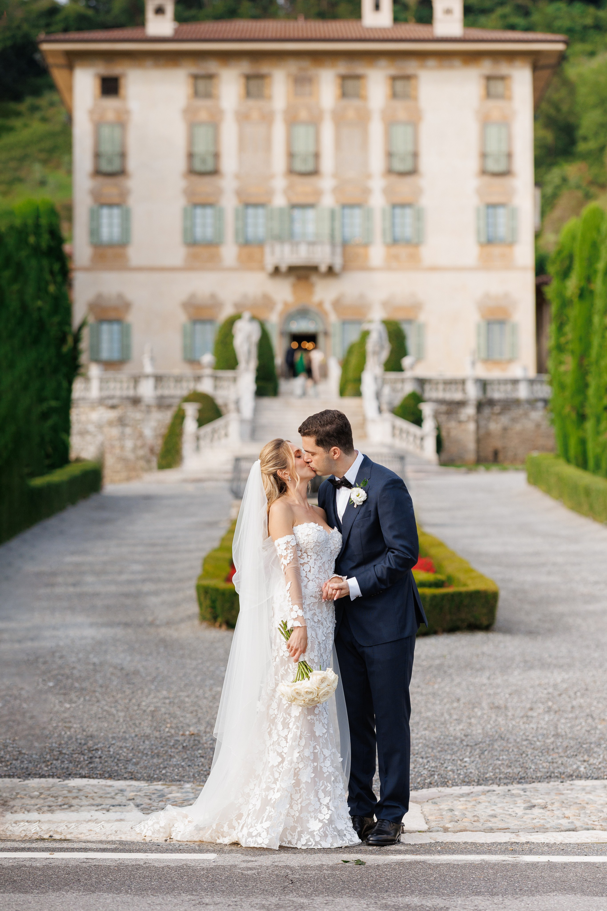 Camilla & Guiseppe (Bergamo, Villa Canton). Wedding photographer Osokin Evgeniy