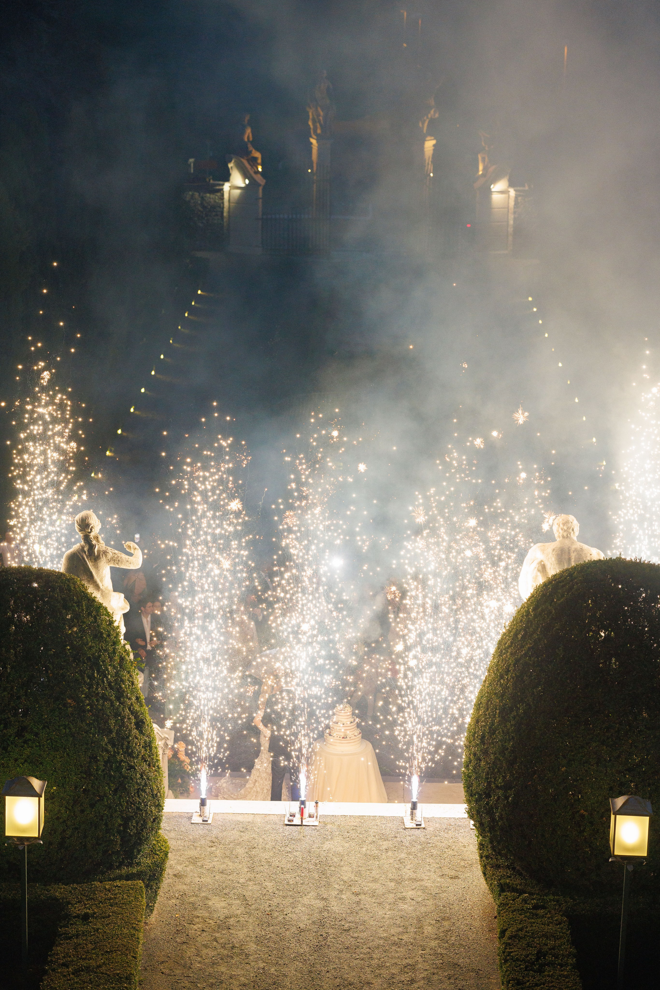Camilla & Guiseppe (Bergamo, Villa Canton). Wedding photographer Osokin Evgeniy