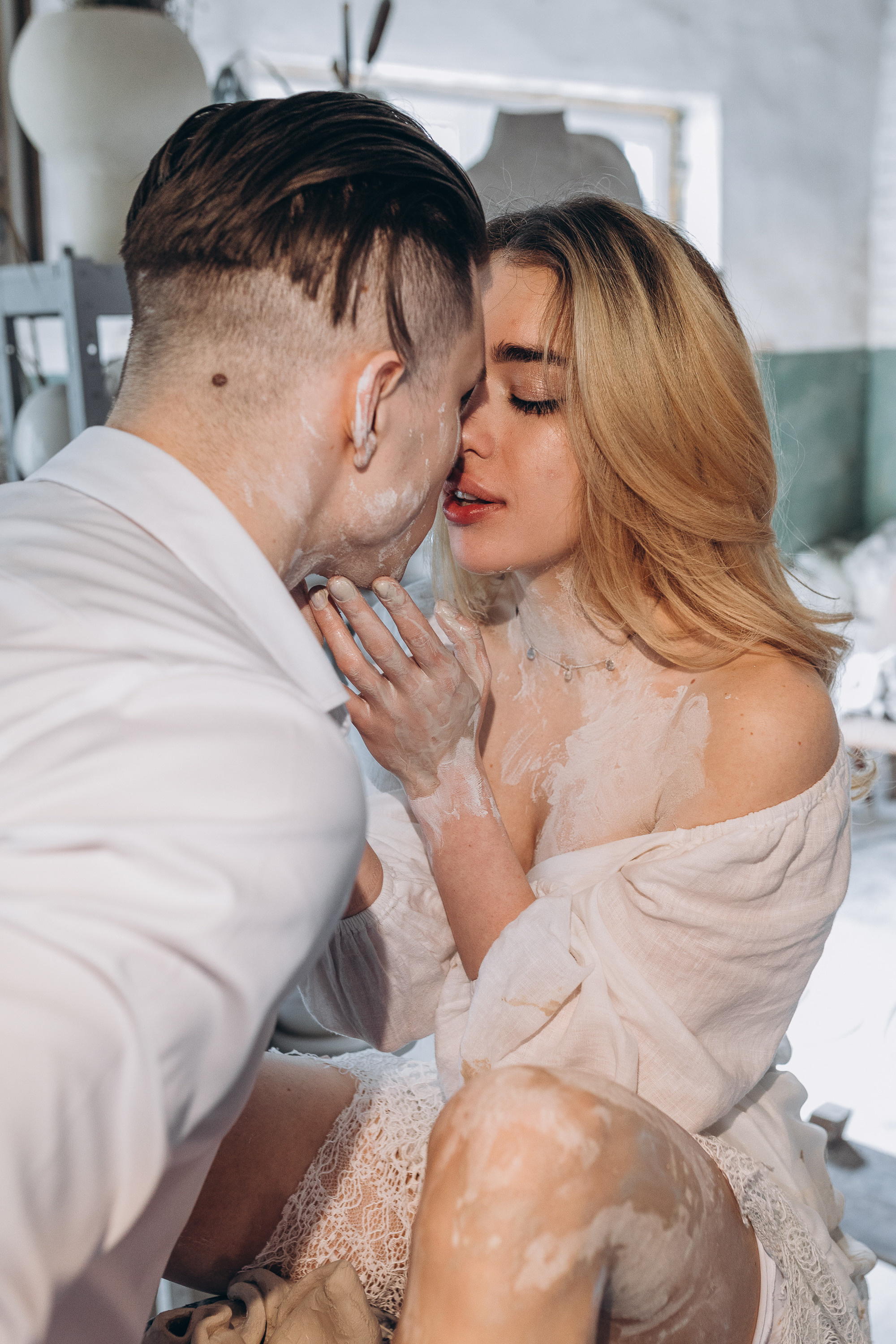 Love in the pottery. Wedding photographer Osokin Evgeniy