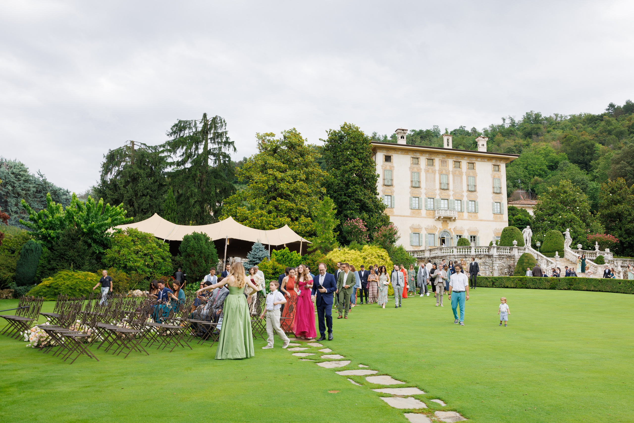 Camilla & Guiseppe (Bergamo, Villa Canton). Wedding photographer Osokin Evgeniy