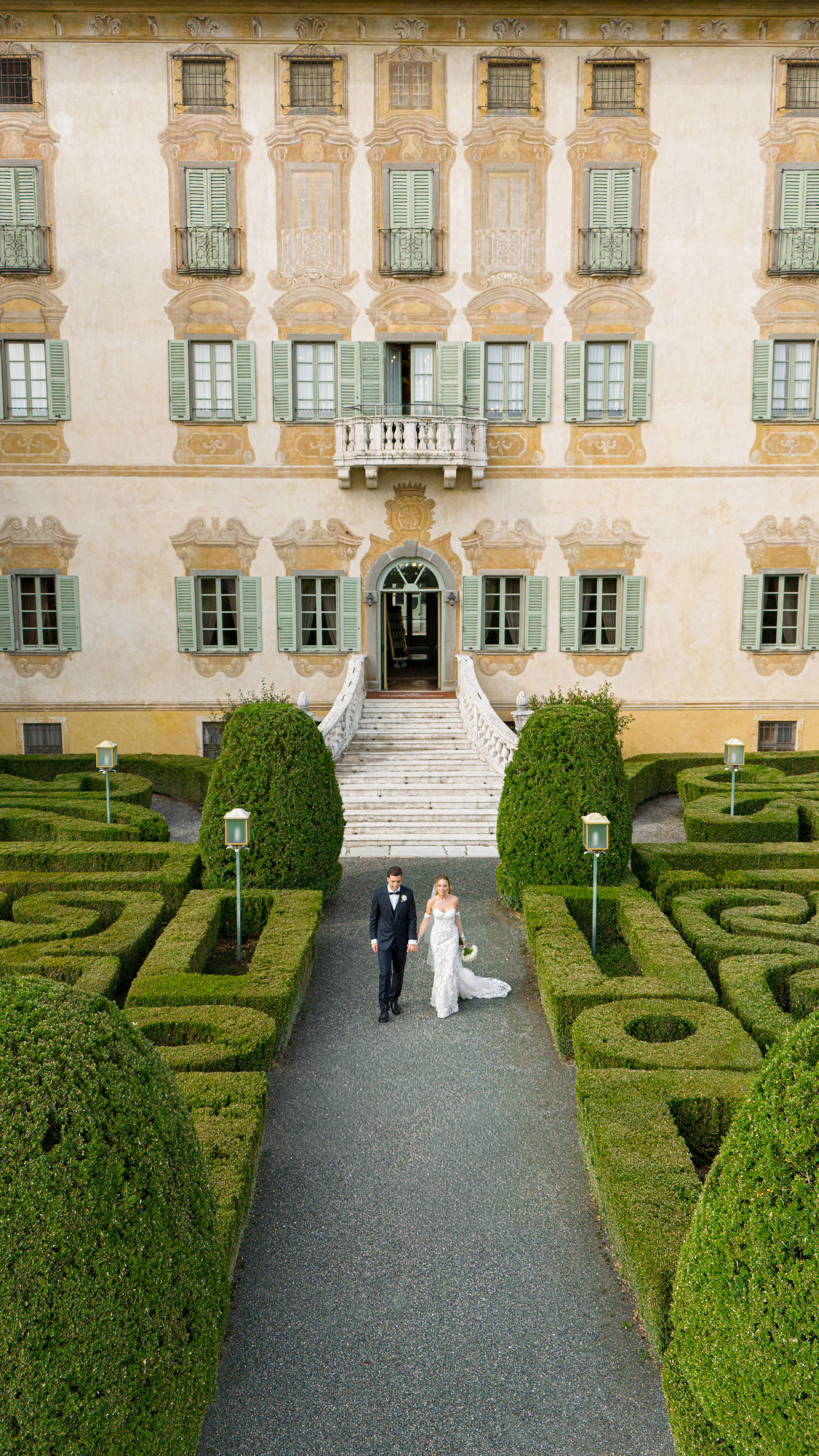 Camilla & Guiseppe (Bergamo, Villa Canton). Wedding photographer Osokin Evgeniy