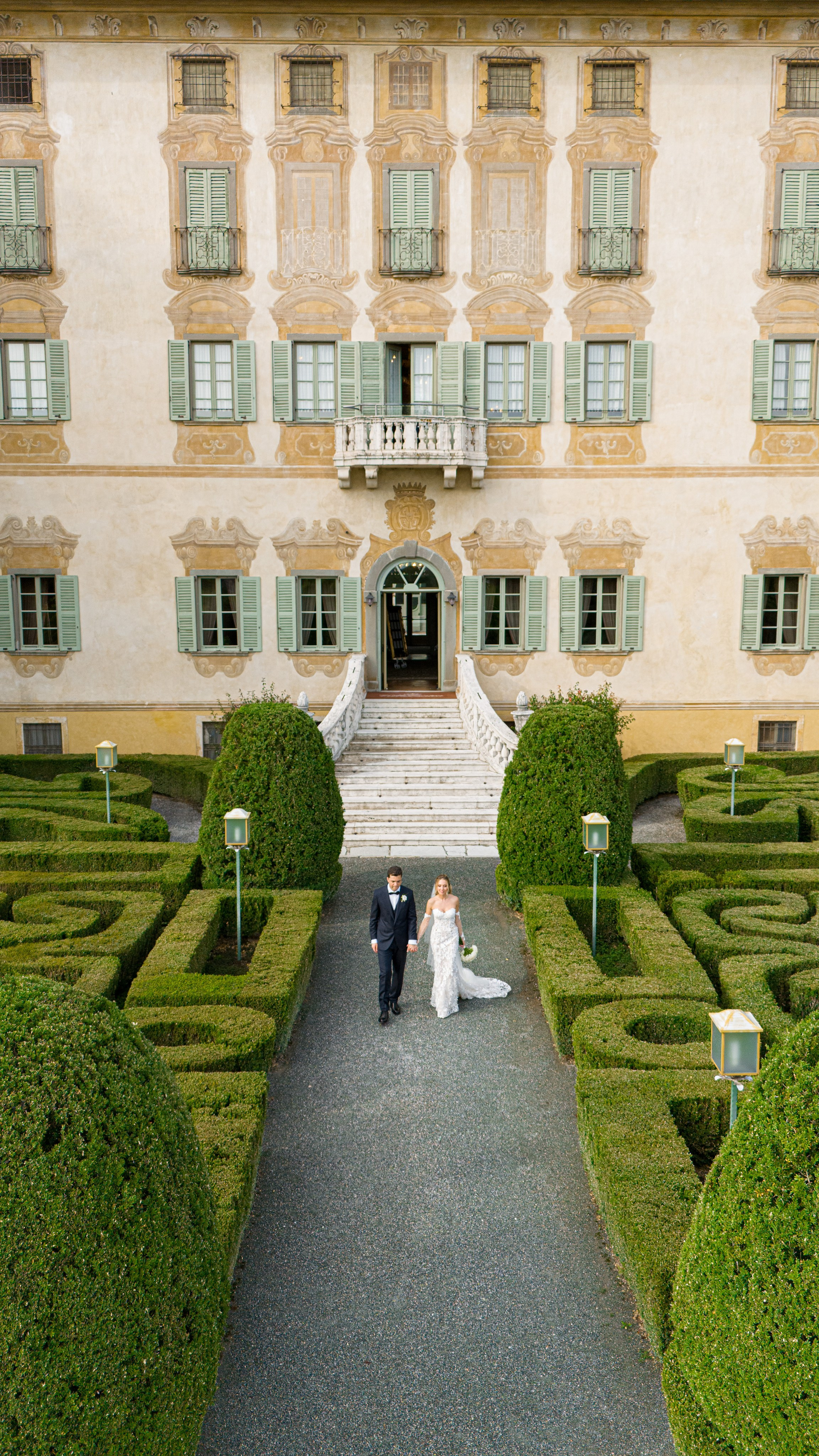 Camilla & Guiseppe (Bergamo, Villa Canton). Wedding photographer Osokin Evgeniy