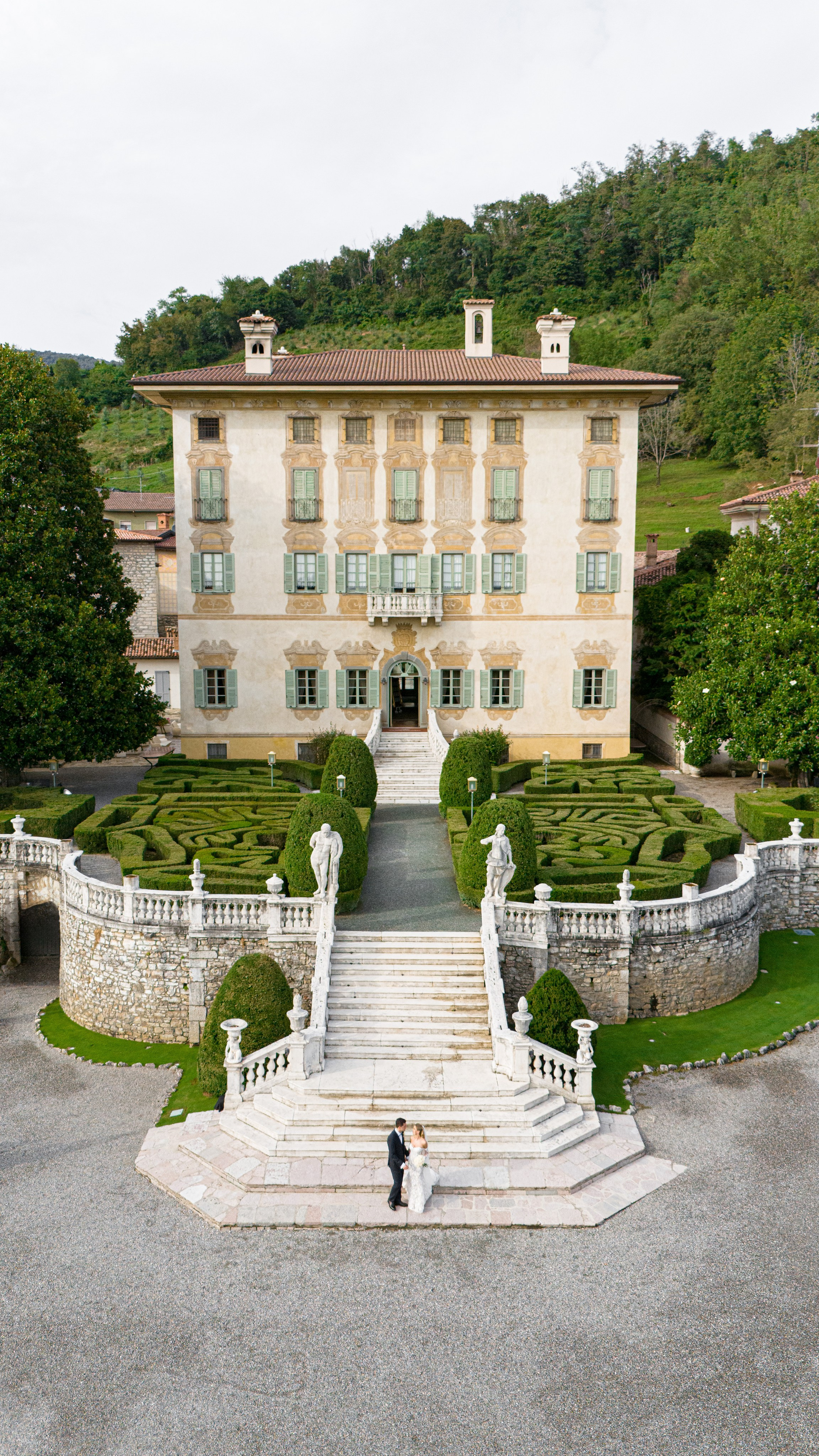 Camilla & Guiseppe (Bergamo, Villa Canton). Wedding photographer Osokin Evgeniy