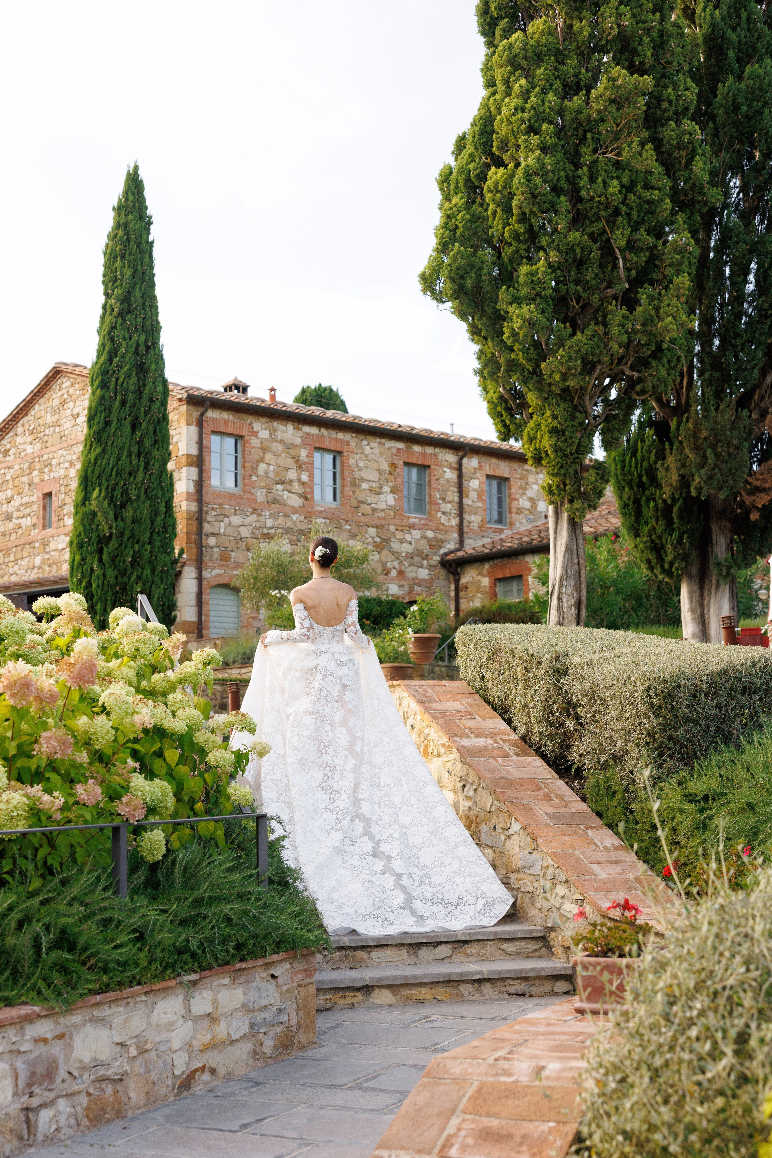 Julia & Max (Florence, Castello Di Cassole). Wedding photographer Osokin Evgeniy