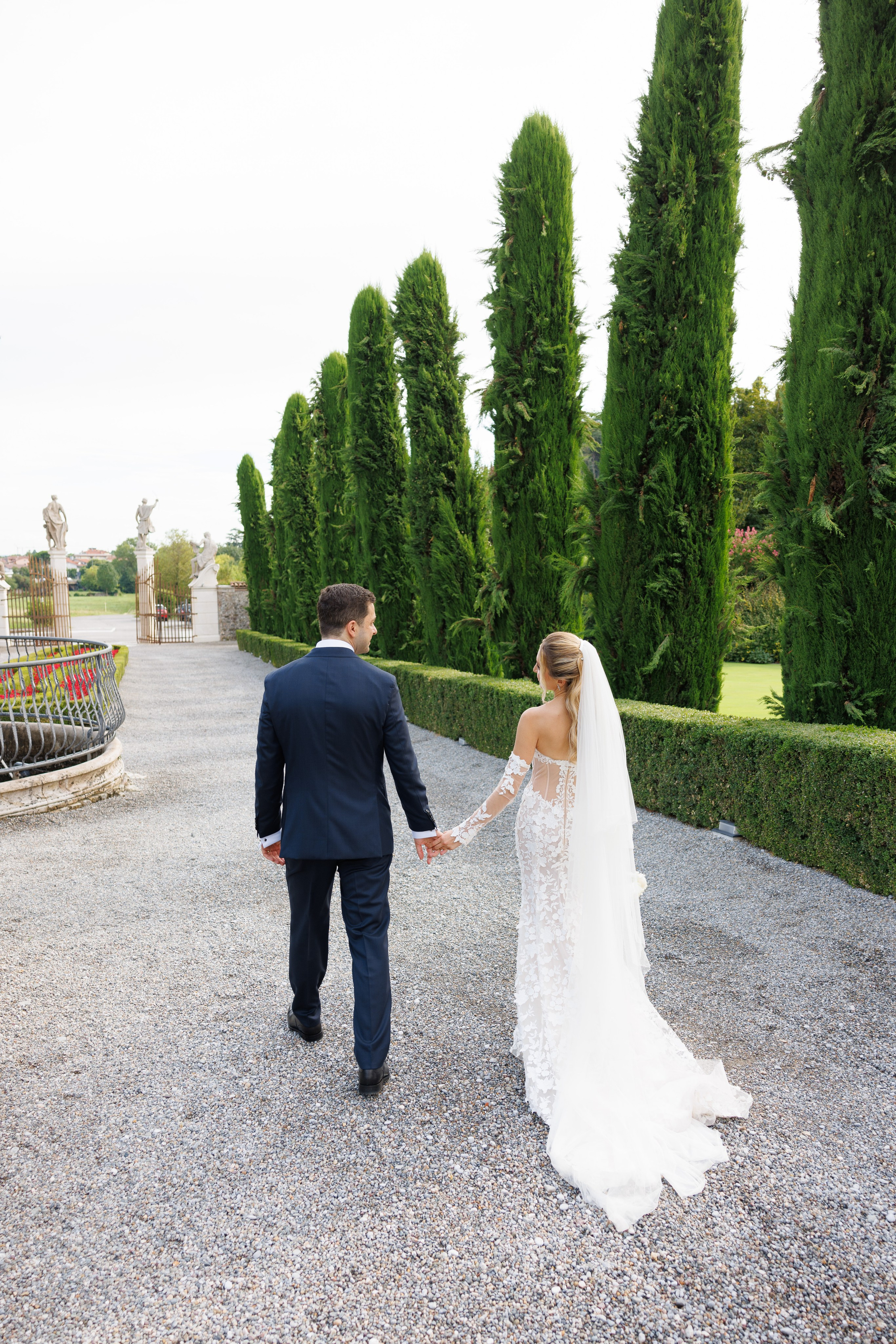 Camilla & Guiseppe (Bergamo, Villa Canton). Wedding photographer Osokin Evgeniy