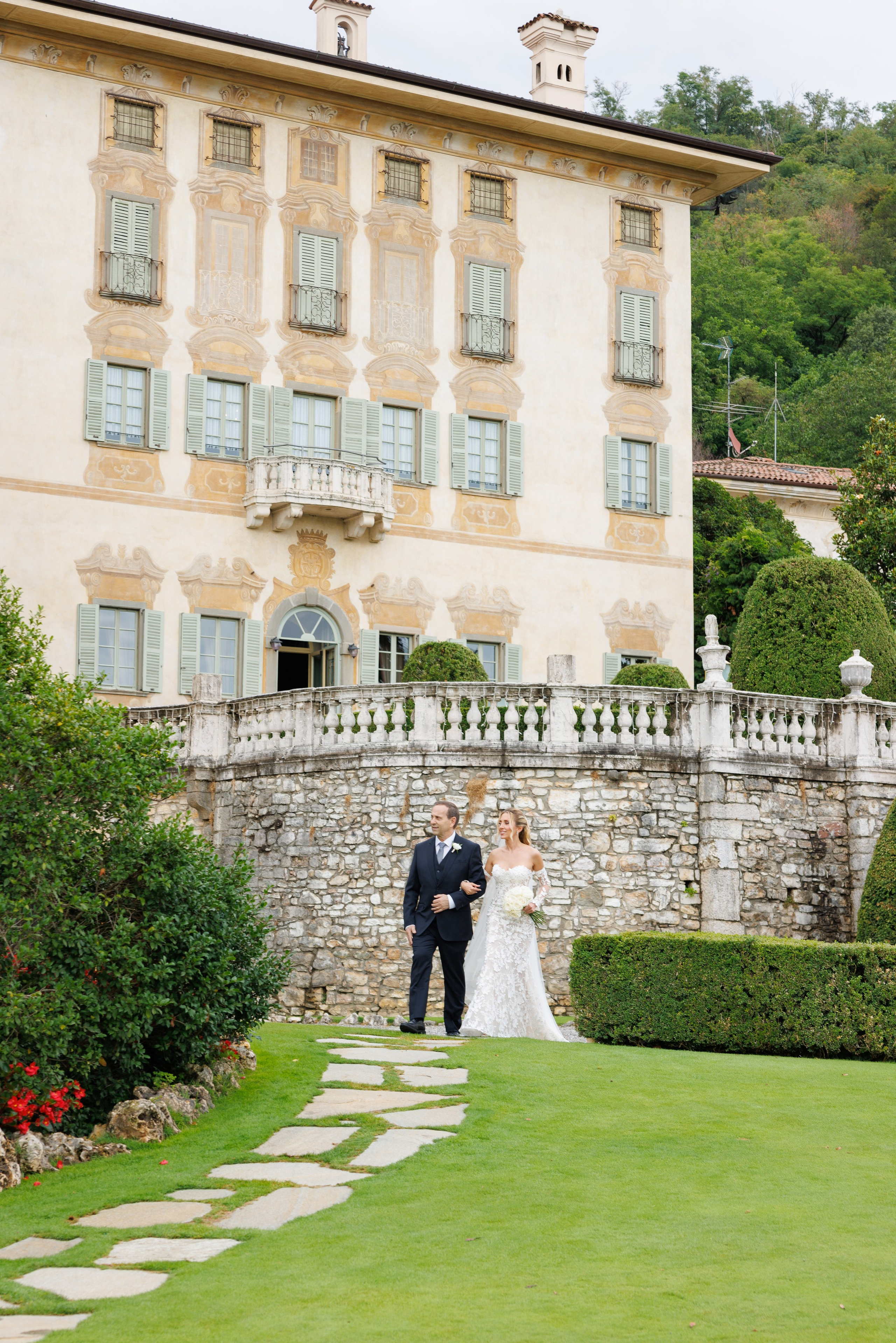 Camilla & Guiseppe (Bergamo, Villa Canton). Wedding photographer Osokin Evgeniy