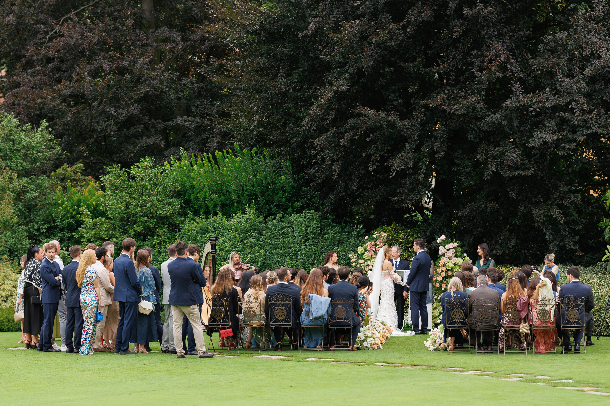 Camilla & Guiseppe (Bergamo, Villa Canton). Wedding photographer Osokin Evgeniy