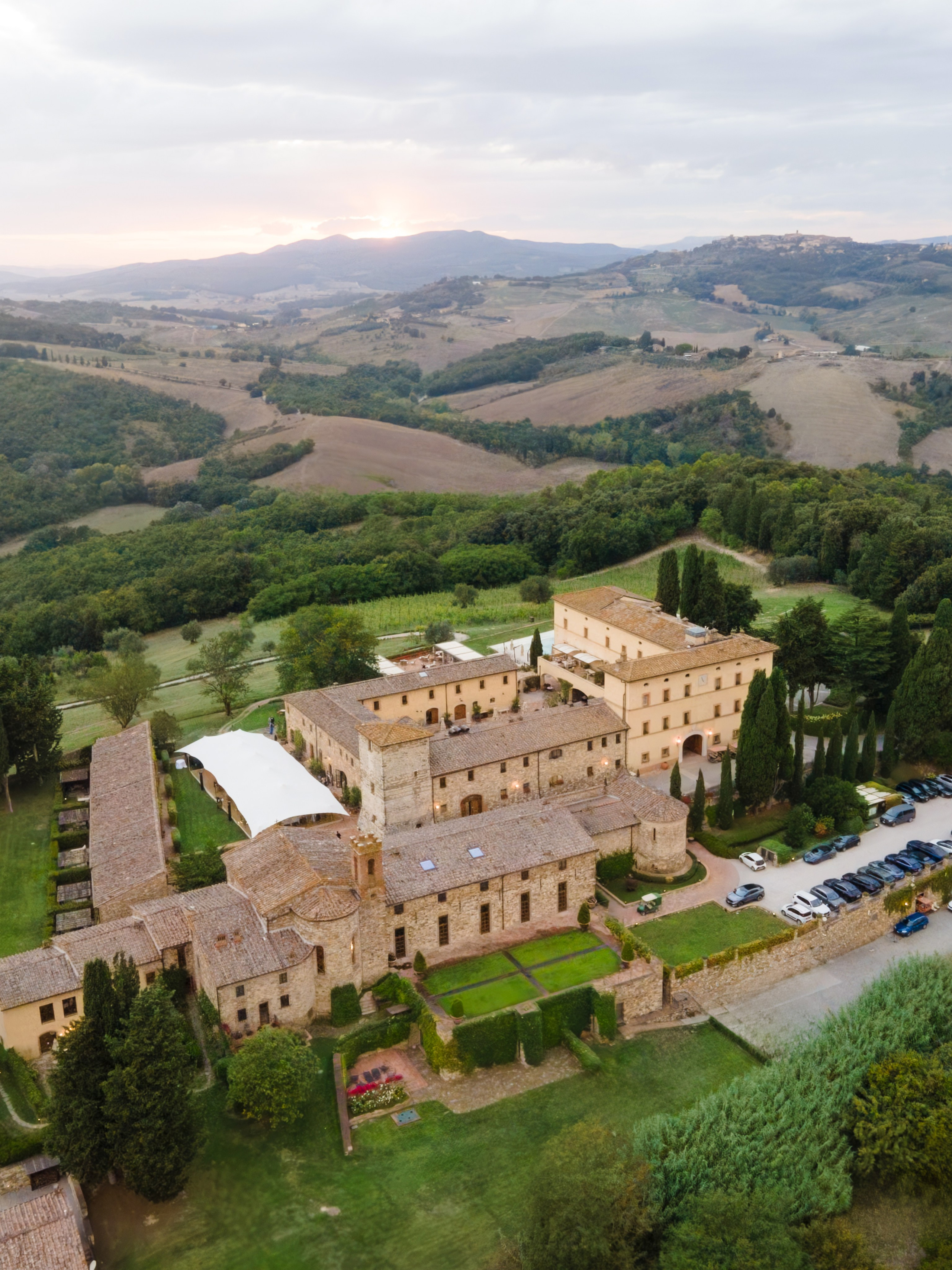 Julia & Max (Florence, Castello Di Cassole). Wedding photographer Osokin Evgeniy