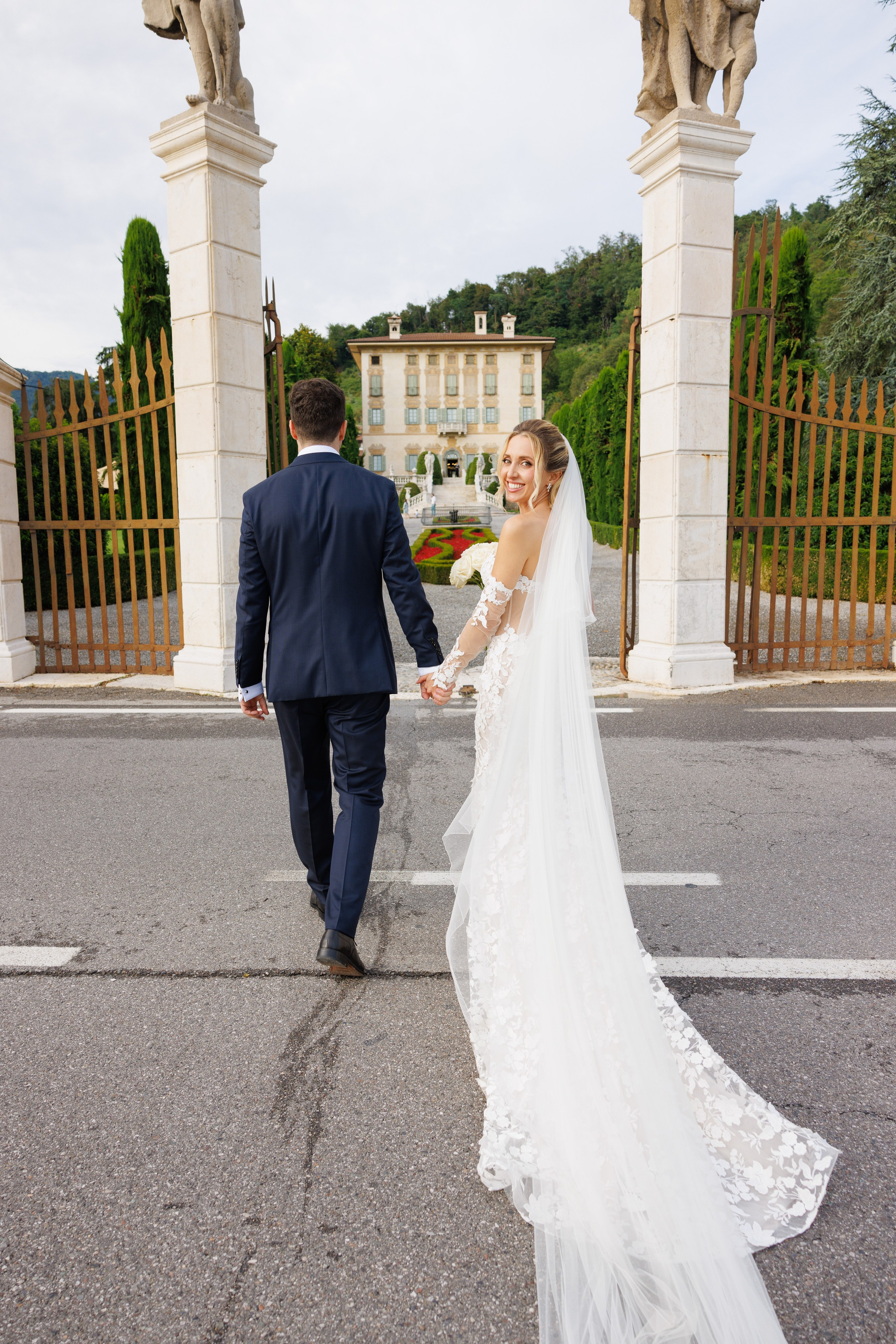 Camilla & Guiseppe (Bergamo, Villa Canton). Wedding photographer Osokin Evgeniy